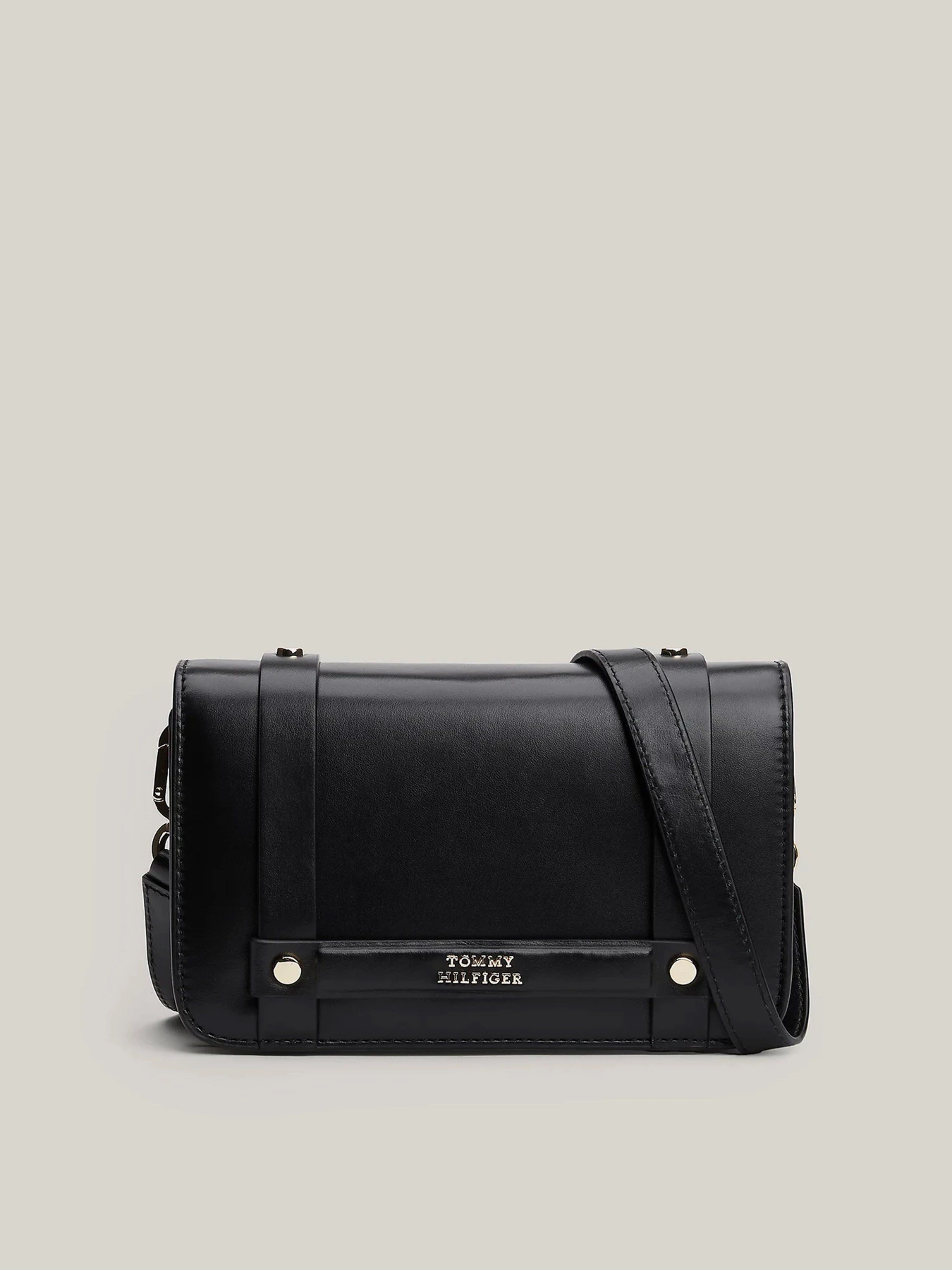Сумки Tommy Hilfiger модель AW0AW16320-BDS Сумки Tommy Hilfiger модель AW0AW16320-BDS Фото