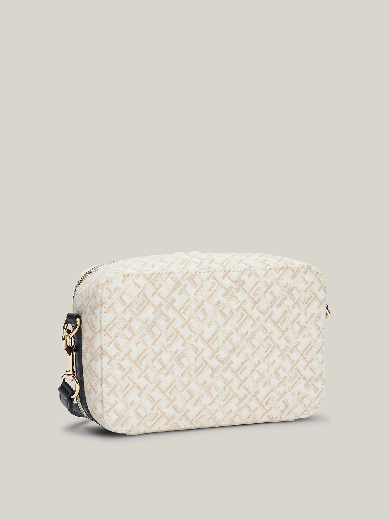 Сумки Tommy Hilfiger модель AW0AW16710-DW6 Сумки Tommy Hilfiger модель AW0AW16710-DW6 Фото