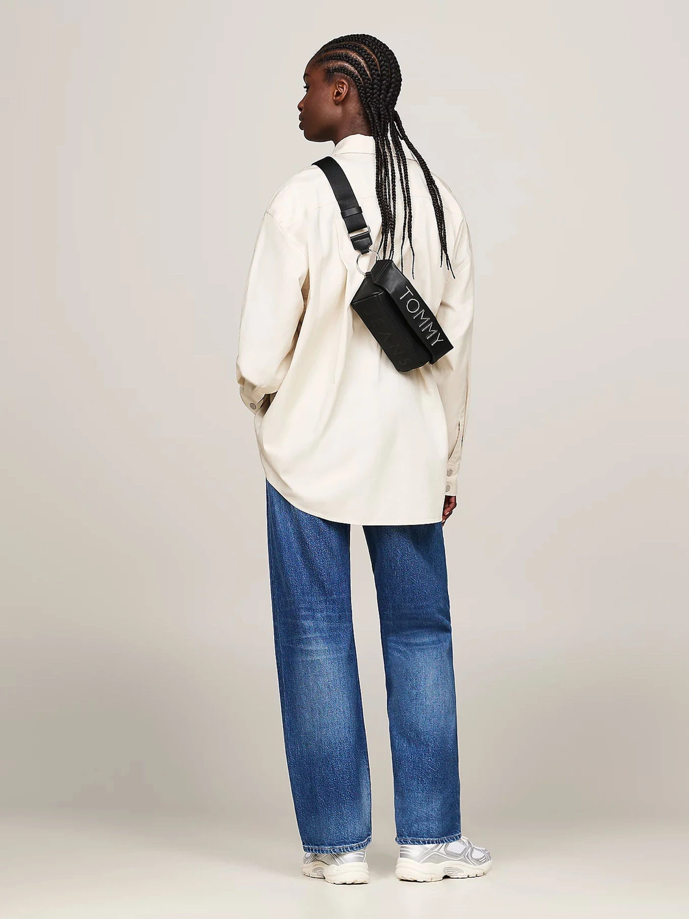 Сумки Tommy Hilfiger модель AW0AW16262-BDS Сумки Tommy Hilfiger модель AW0AW16262-BDS Фото