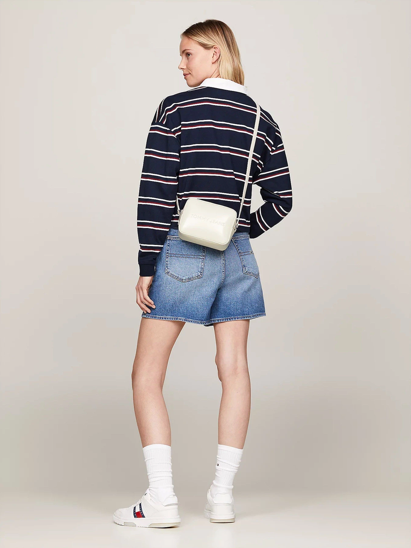 Сумки Tommy Hilfiger модель AW0AW16266-ACG Сумки Tommy Hilfiger модель AW0AW16266-ACG Фото