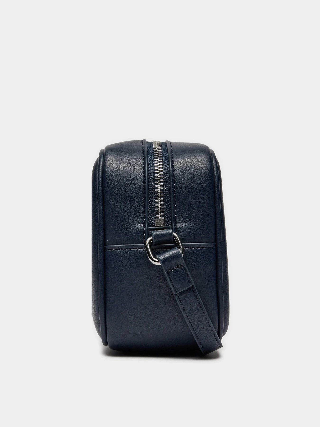 Сумки Tommy Hilfiger модель AW0AW16274-C1G Сумки Tommy Hilfiger модель AW0AW16274-C1G Фото