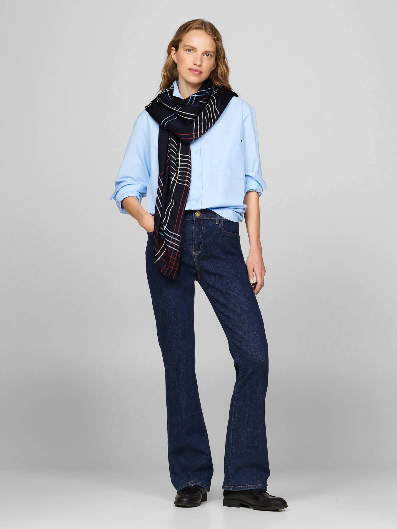 Шарфи та хустки Tommy Hilfiger модель AW0AW16368-DW6 Шарфи та хустки Tommy Hilfiger модель AW0AW16368-DW6 Фото