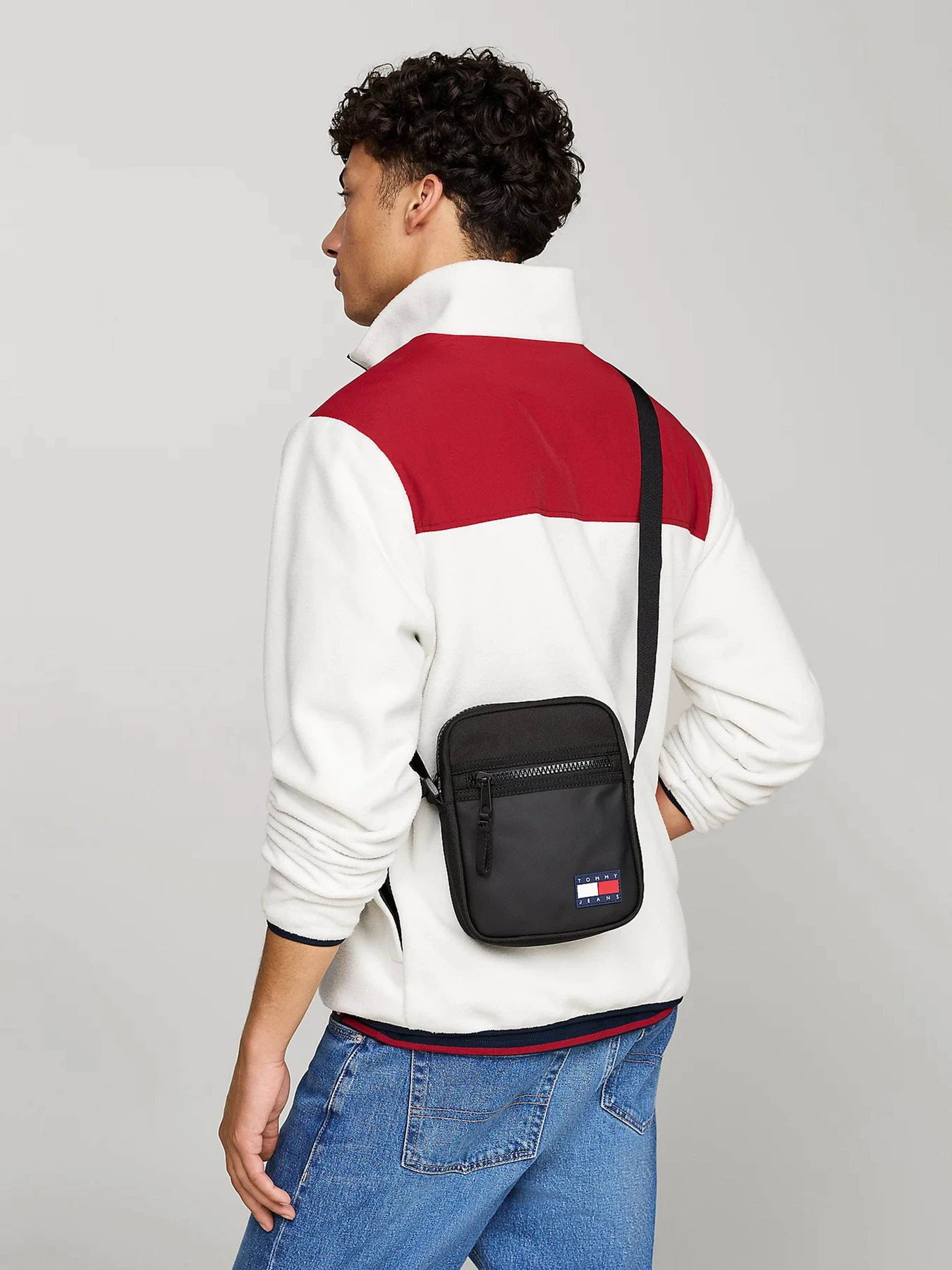 Сумки Tommy Hilfiger модель AM0AM12614-BDS Сумки Tommy Hilfiger модель AM0AM12614-BDS Фото