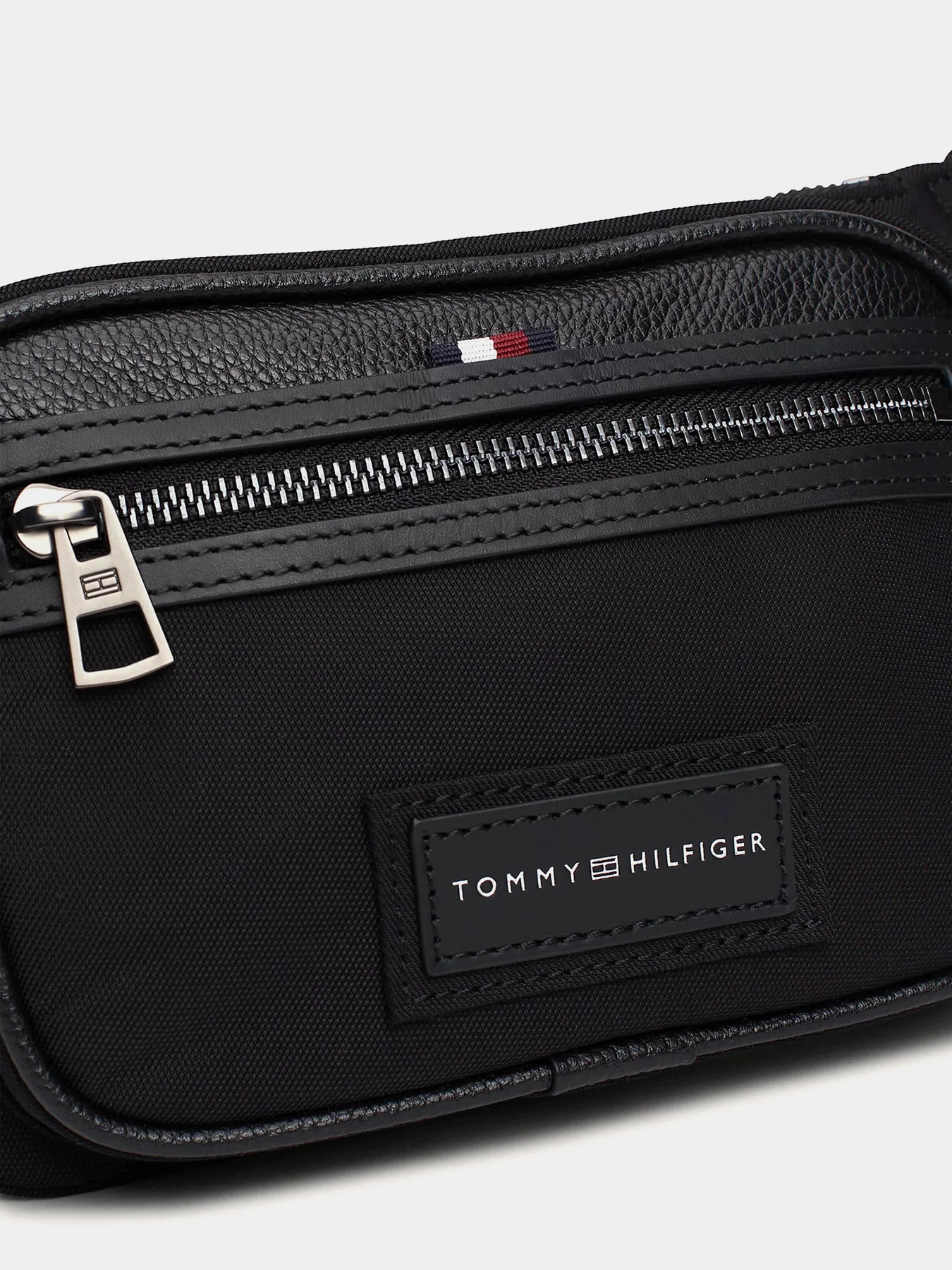 Сумки Tommy Hilfiger модель AM0AM12700-BDS Сумки Tommy Hilfiger модель AM0AM12700-BDS Фото