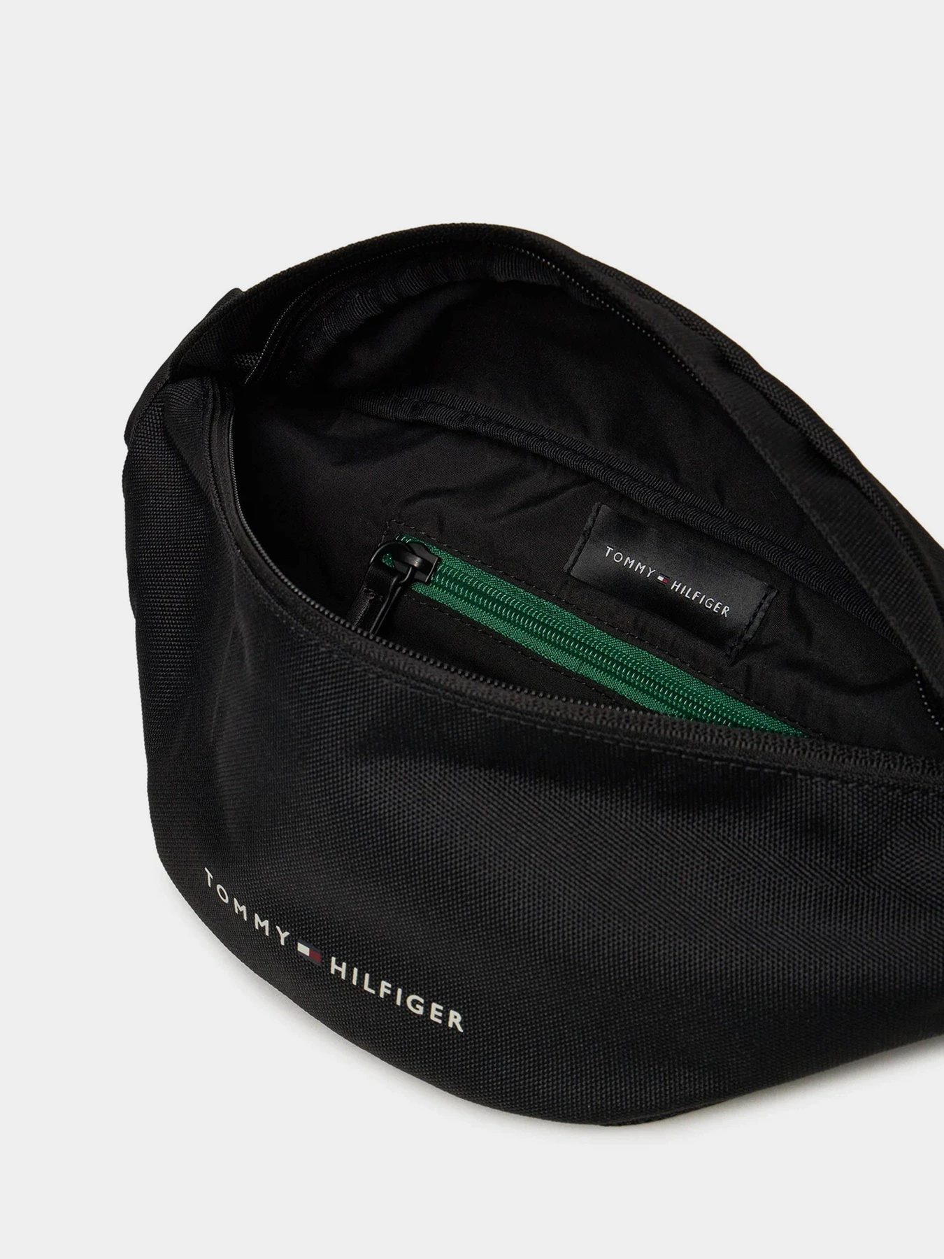 Сумки Tommy Hilfiger модель AM0AM12971-BDS Сумки Tommy Hilfiger модель AM0AM12971-BDS Фото