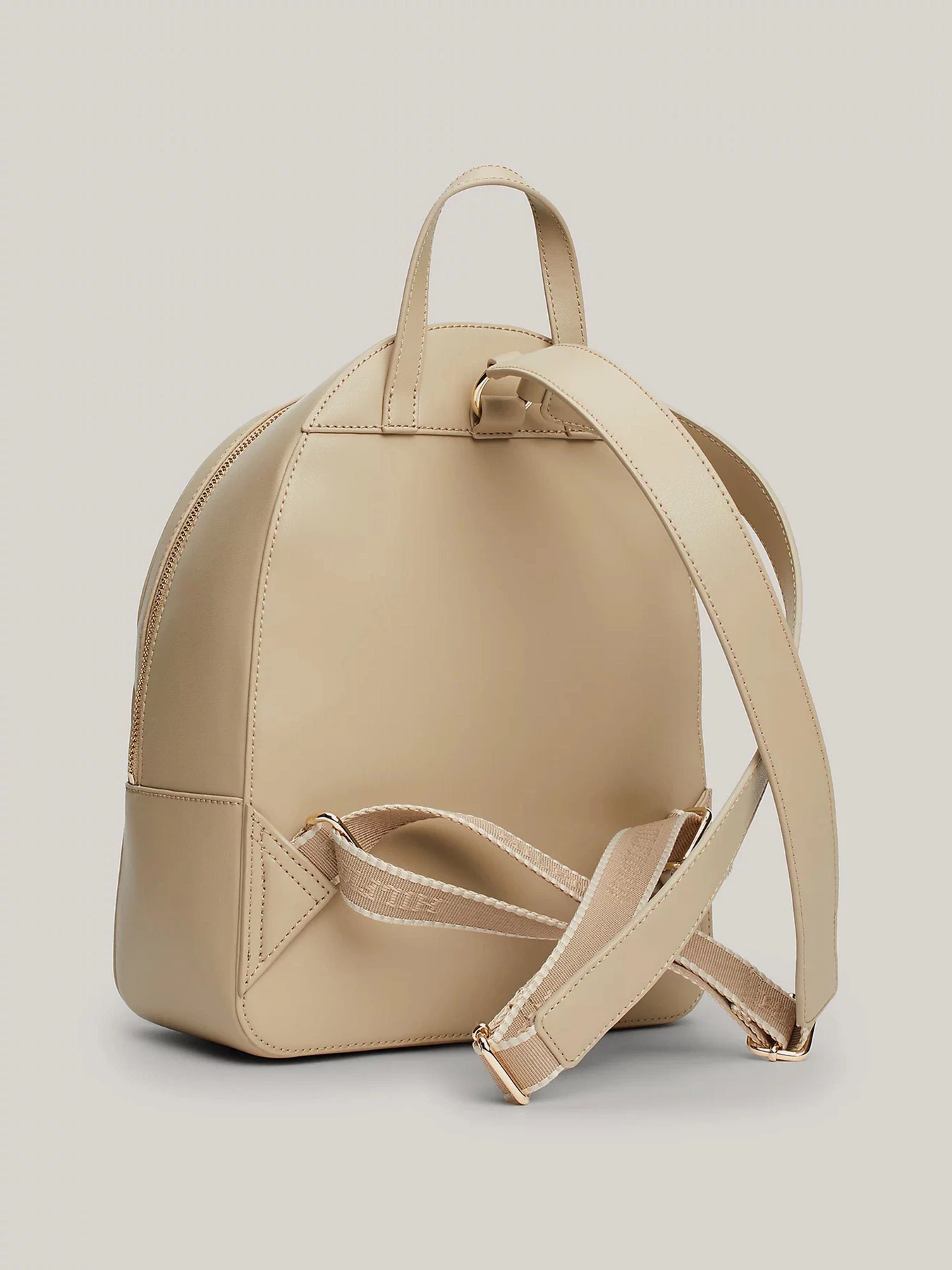 Рюкзаки Tommy Hilfiger модель AW0AW16440-AEG Рюкзаки Tommy Hilfiger модель AW0AW16440-AEG Фото