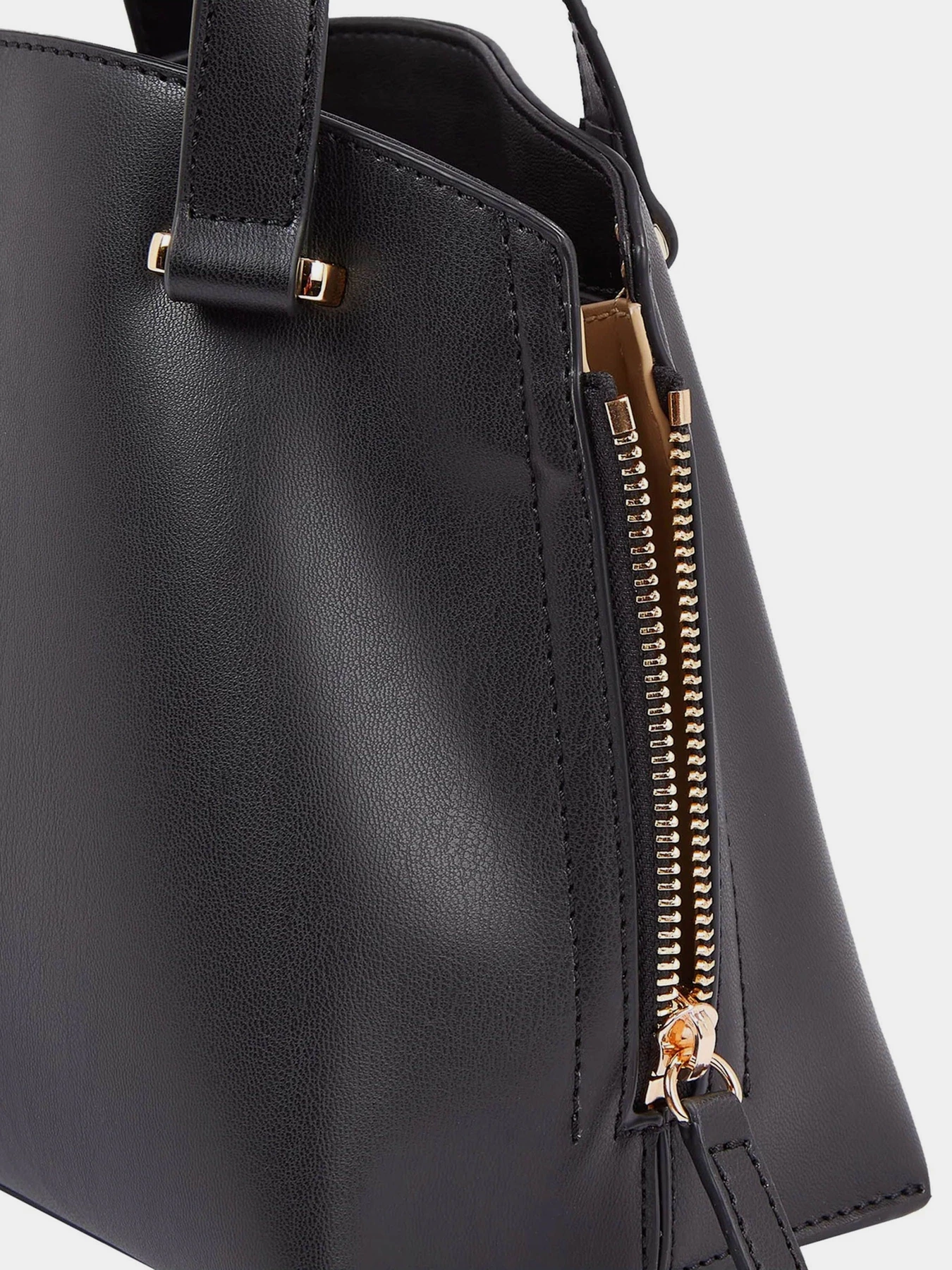 Сумки Tommy Hilfiger модель AW0AW15968-BDS Сумки Tommy Hilfiger модель AW0AW15968-BDS Фото