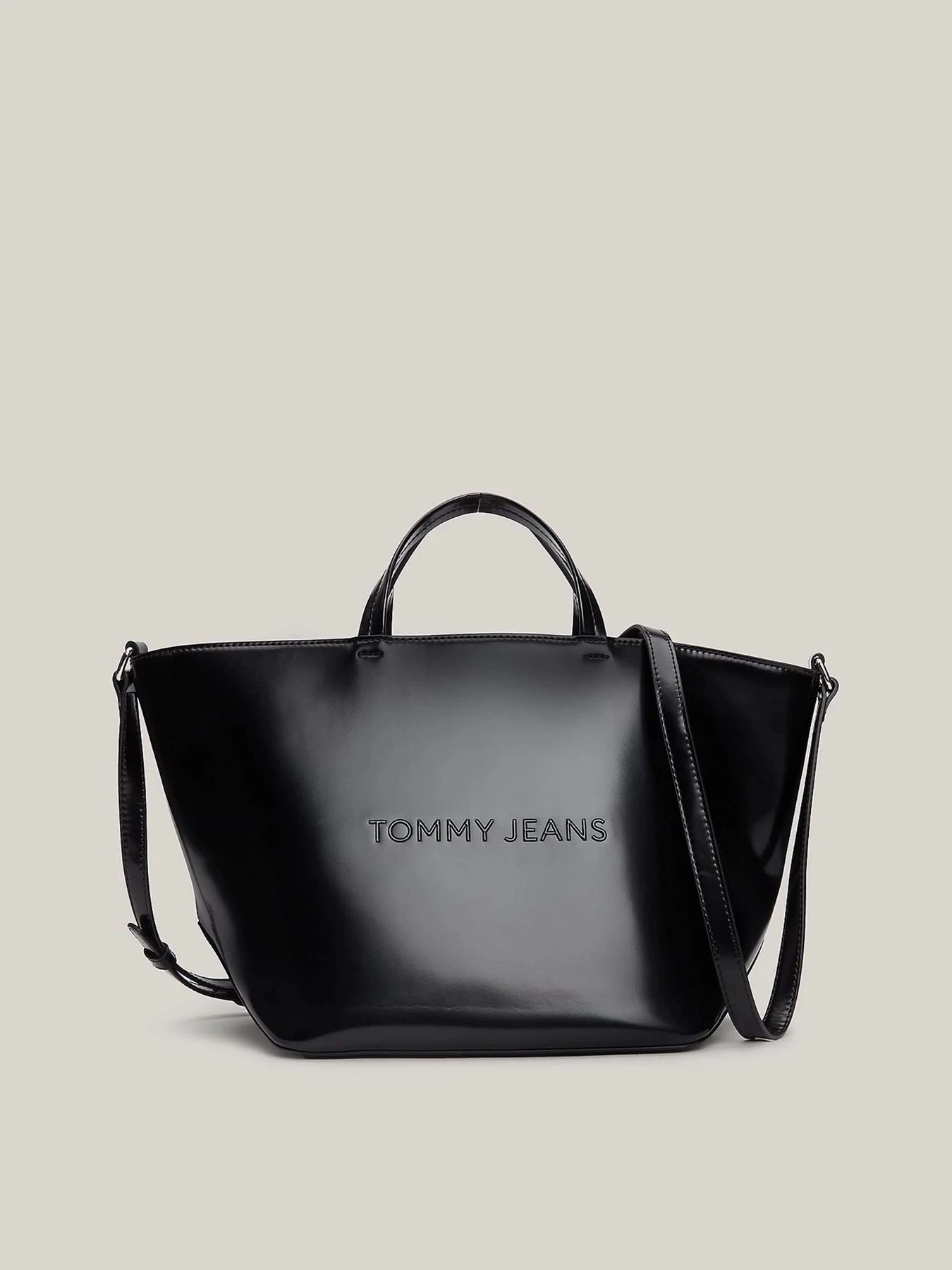 Сумки Tommy Hilfiger модель AW0AW16268-BDS Сумки Tommy Hilfiger модель AW0AW16268-BDS Фото