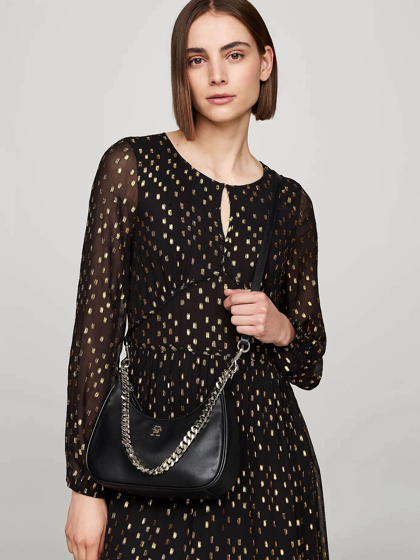 Сумки Tommy Hilfiger модель AW0AW16438-BDS Сумки Tommy Hilfiger модель AW0AW16438-BDS Фото