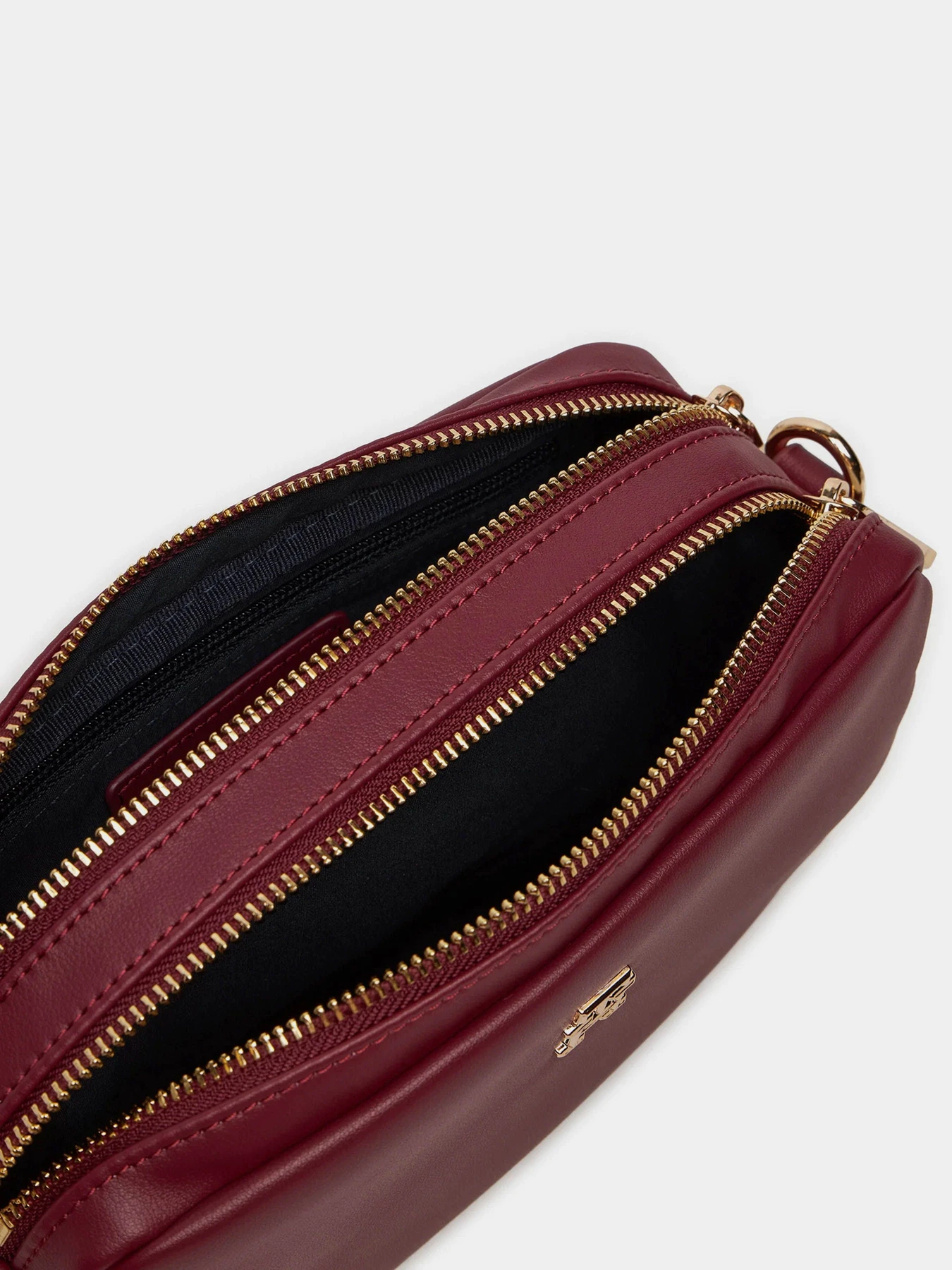 Сумки Tommy Hilfiger модель AW0AW16475-XJS Сумки Tommy Hilfiger модель AW0AW16475-XJS Фото