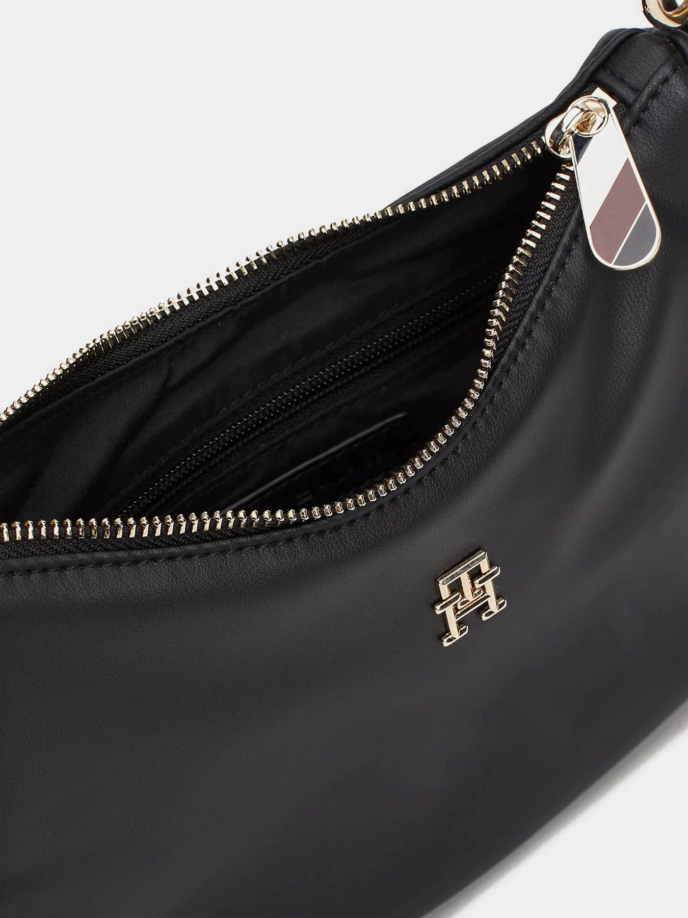 Сумки Tommy Hilfiger модель AW0AW16476-BDS Сумки Tommy Hilfiger модель AW0AW16476-BDS Фото