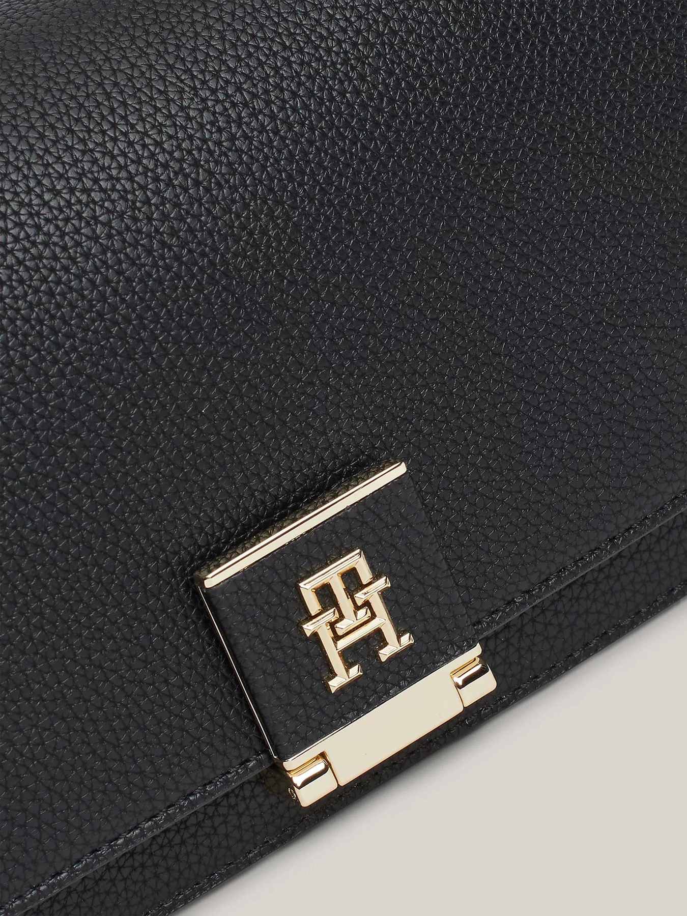 Сумки Tommy Hilfiger модель AW0AW16481-BDS Фото