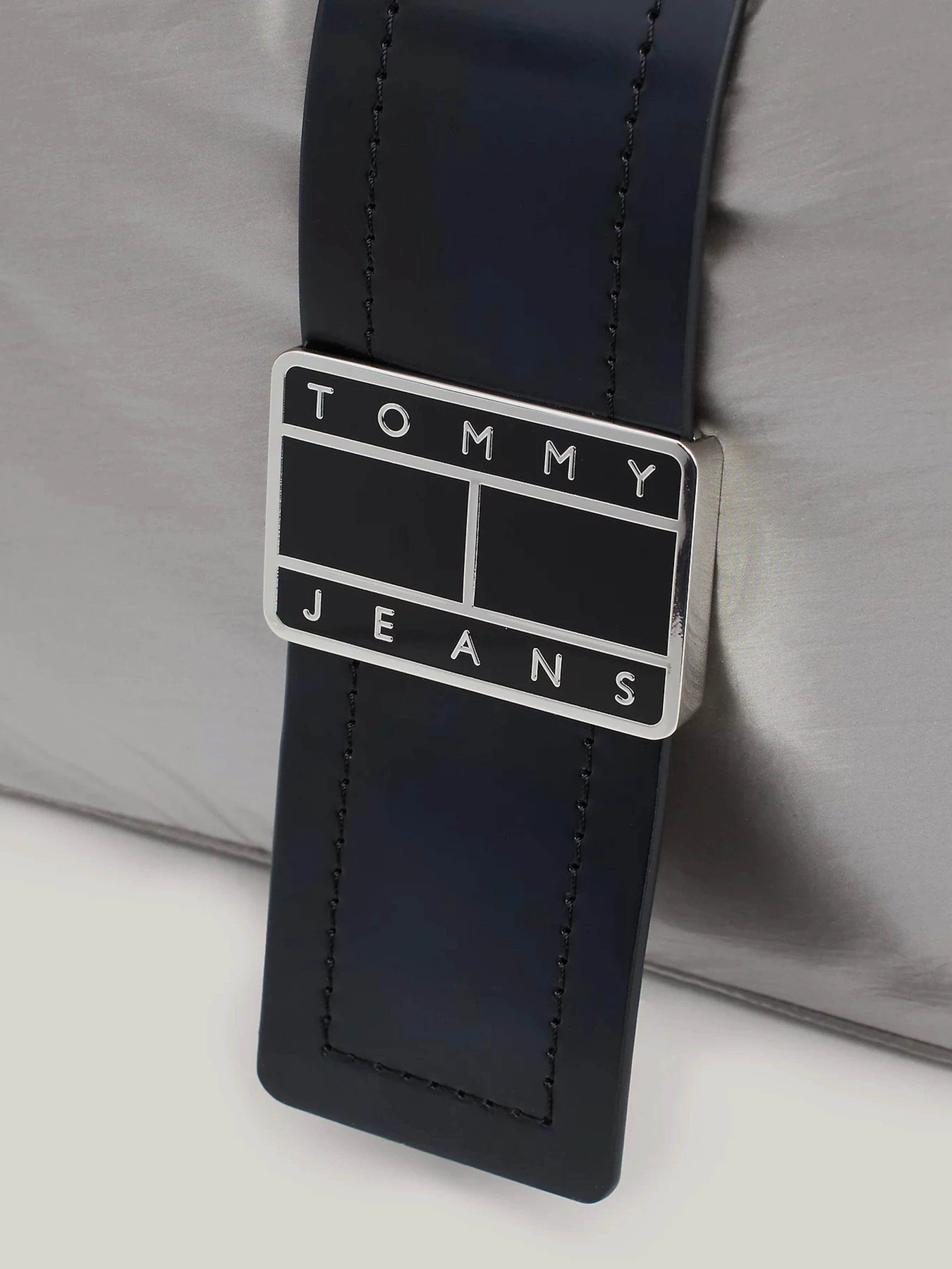 Сумки Tommy Hilfiger модель AW0AW16801-0IM Сумки Tommy Hilfiger модель AW0AW16801-0IM Фото