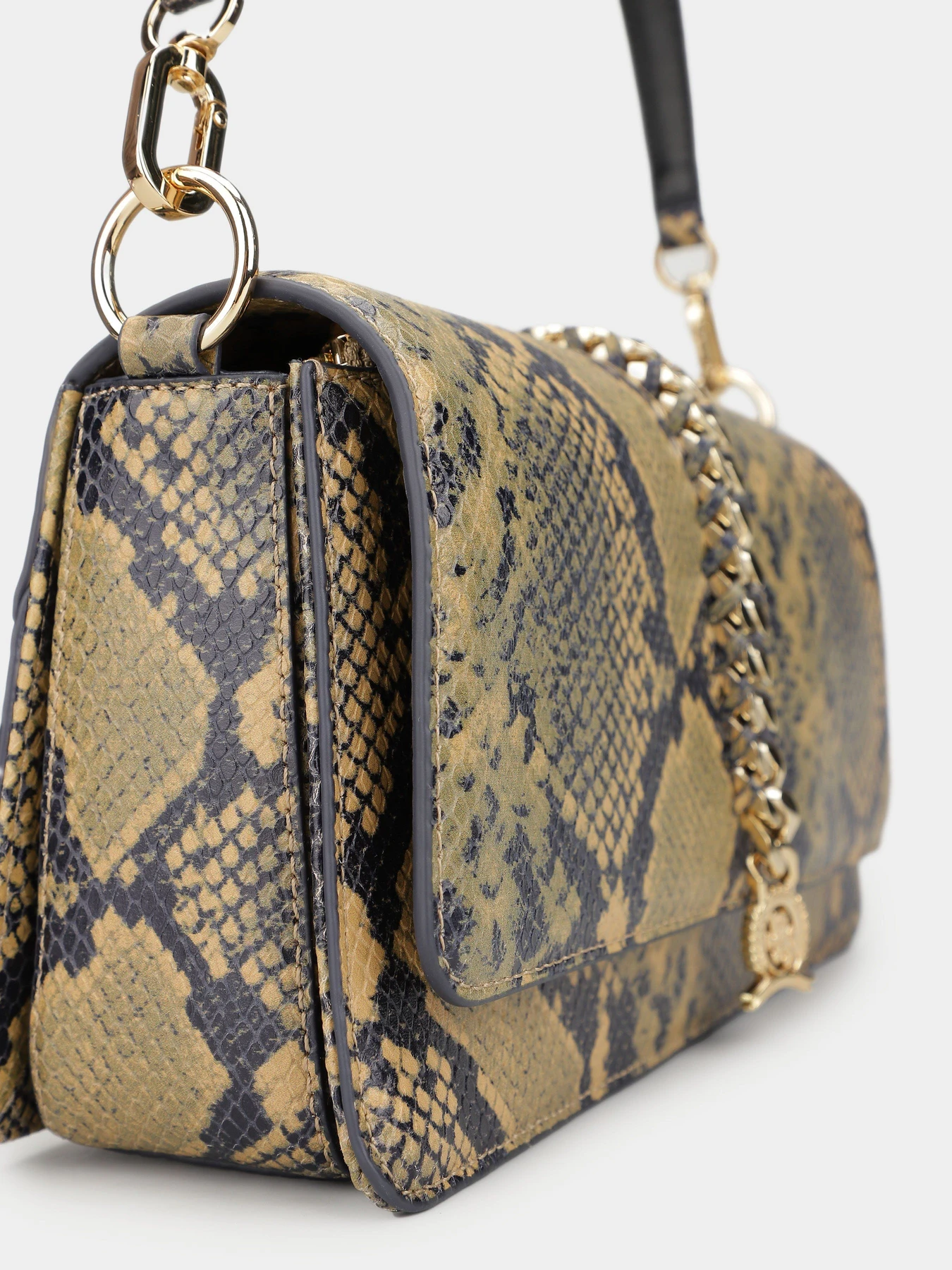 Сумки Tommy Hilfiger модель AW0AW17057-0HD Сумки Tommy Hilfiger модель AW0AW17057-0HD Фото