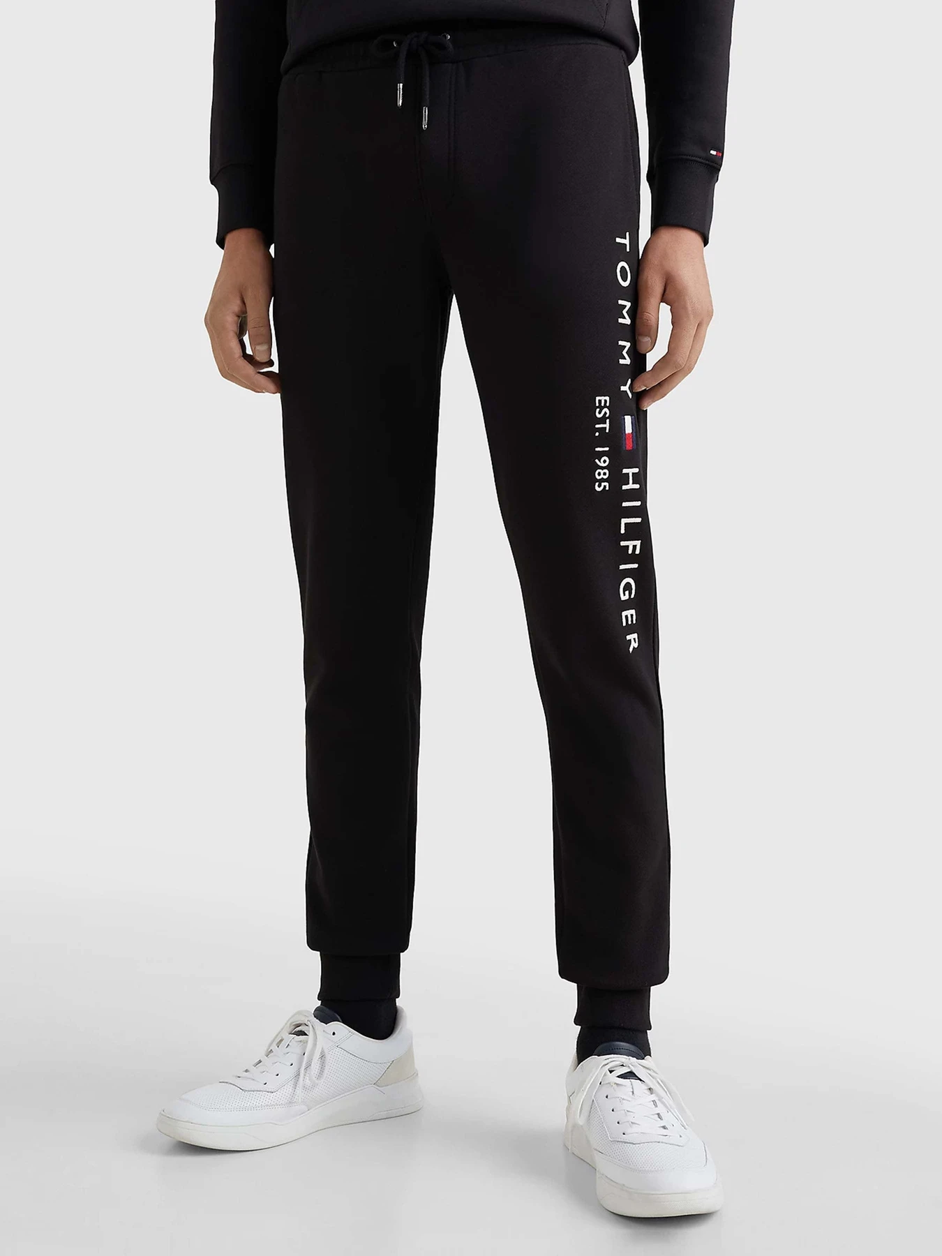 Брюки Tommy Hilfiger модель MW0MW08388-BDS Брюки Tommy Hilfiger модель MW0MW08388-BDS Фото
