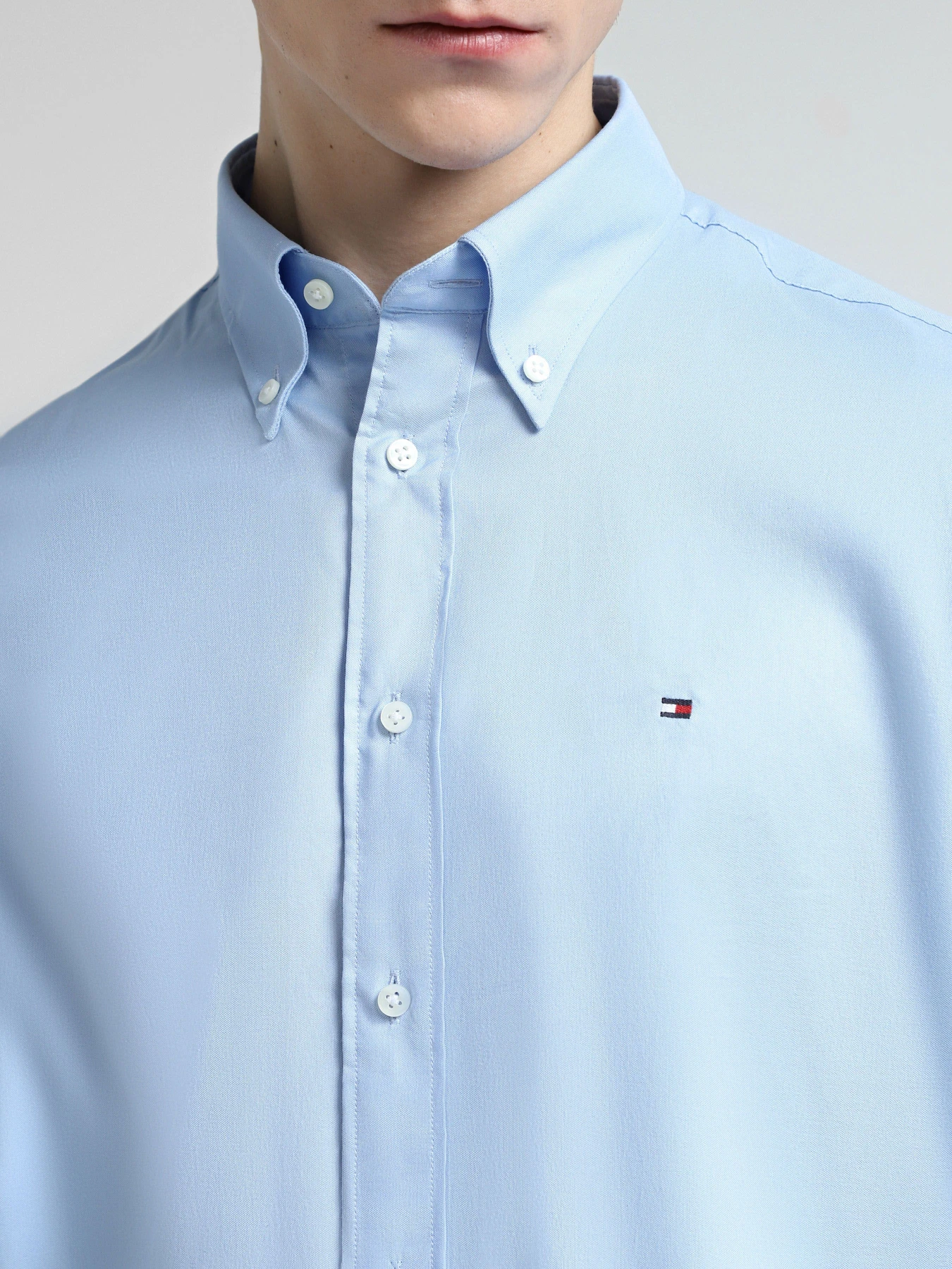 Рубашки Tommy Hilfiger модель MW0MW29969-0GZ Рубашки Tommy Hilfiger модель MW0MW29969-0GZ Фото