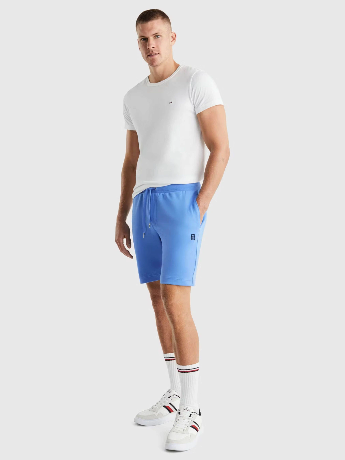 Шорты Tommy Hilfiger модель MW0MW34401-C30 Шорты Tommy Hilfiger модель MW0MW34401-C30 Фото