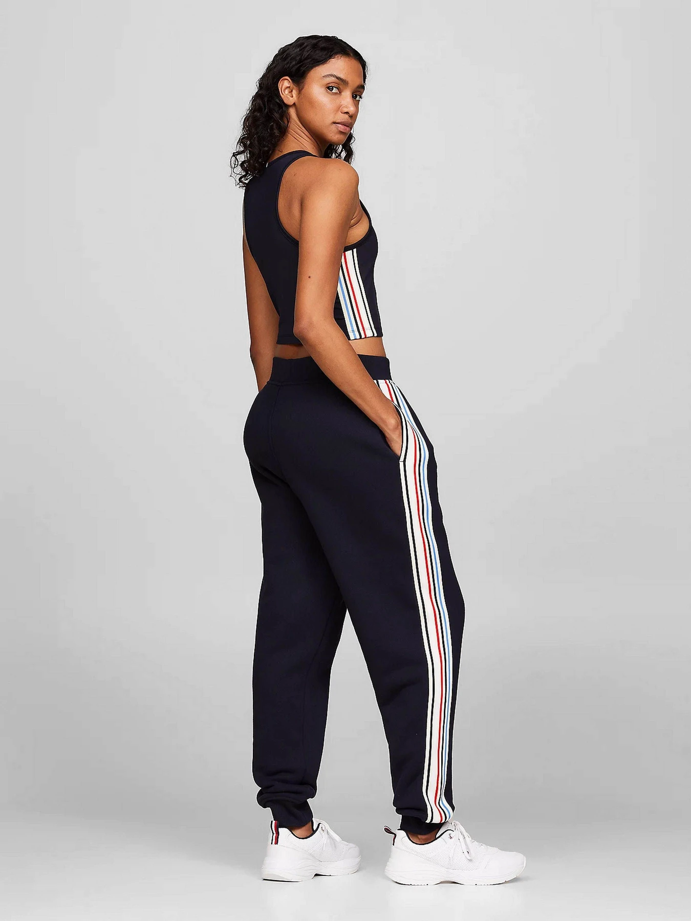 Футболки и поло Tommy Hilfiger модель WW0WW41501-DW5 Футболки и поло Tommy Hilfiger модель WW0WW41501-DW5 Фото