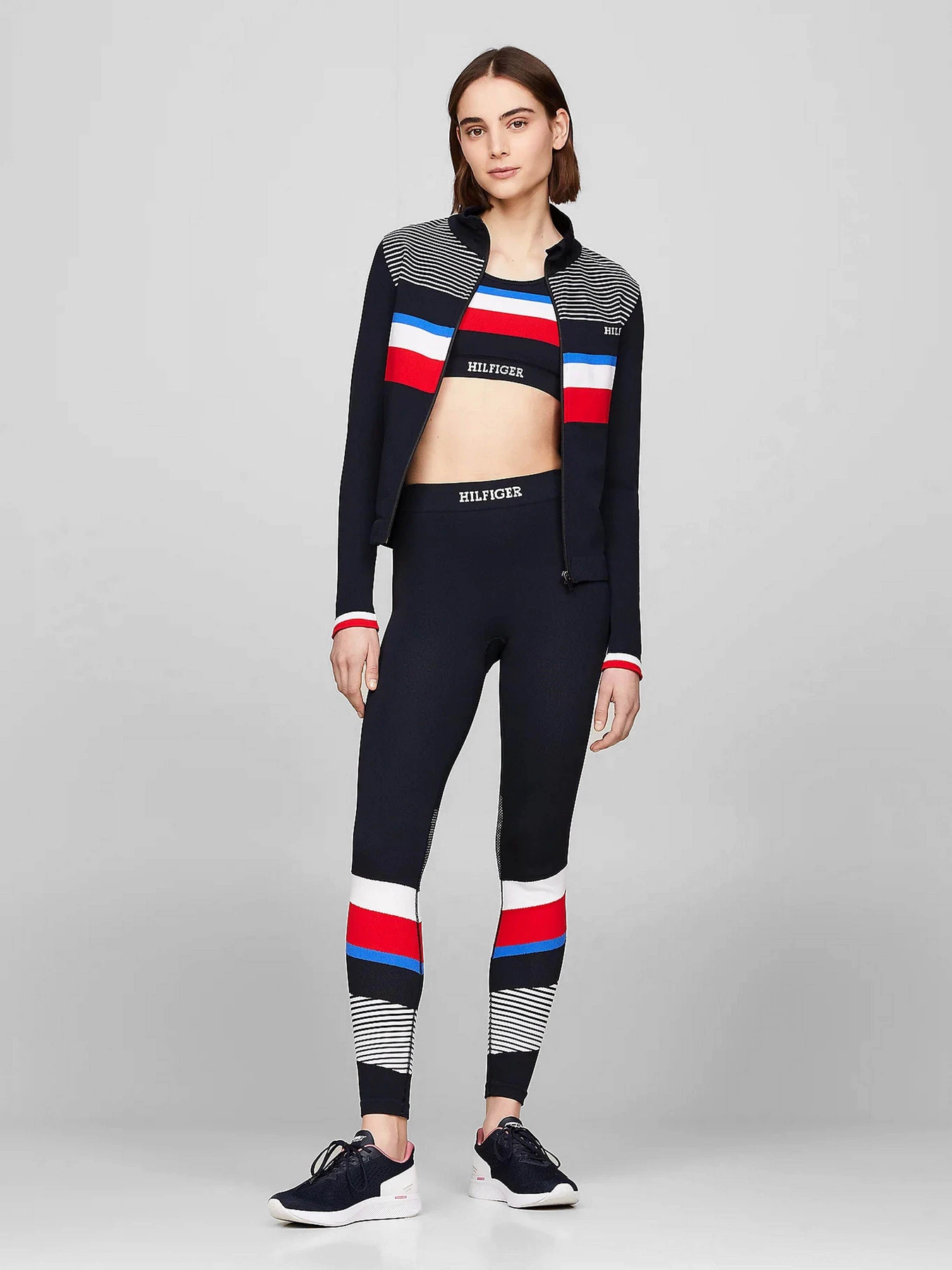 Футболки и поло Tommy Hilfiger модель WW0WW41516-00J Футболки и поло Tommy Hilfiger модель WW0WW41516-00J Фото