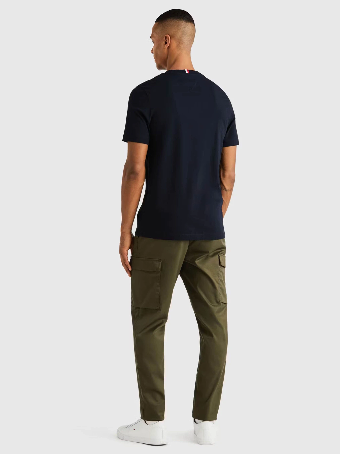 Футболки і поло Tommy Hilfiger модель MW0MW33987-DW5 Футболки і поло Tommy Hilfiger модель MW0MW33987-DW5 Фото