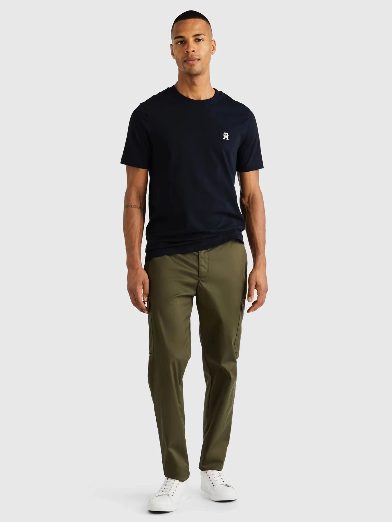 Футболки і поло Tommy Hilfiger модель MW0MW33987-DW5 Футболки і поло Tommy Hilfiger модель MW0MW33987-DW5 Фото