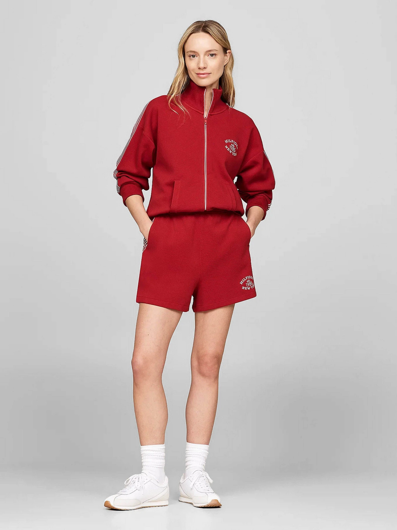 Худи и свитшоты Tommy Hilfiger модель WW0WW42077-XNN Худи и свитшоты Tommy Hilfiger модель WW0WW42077-XNN Фото