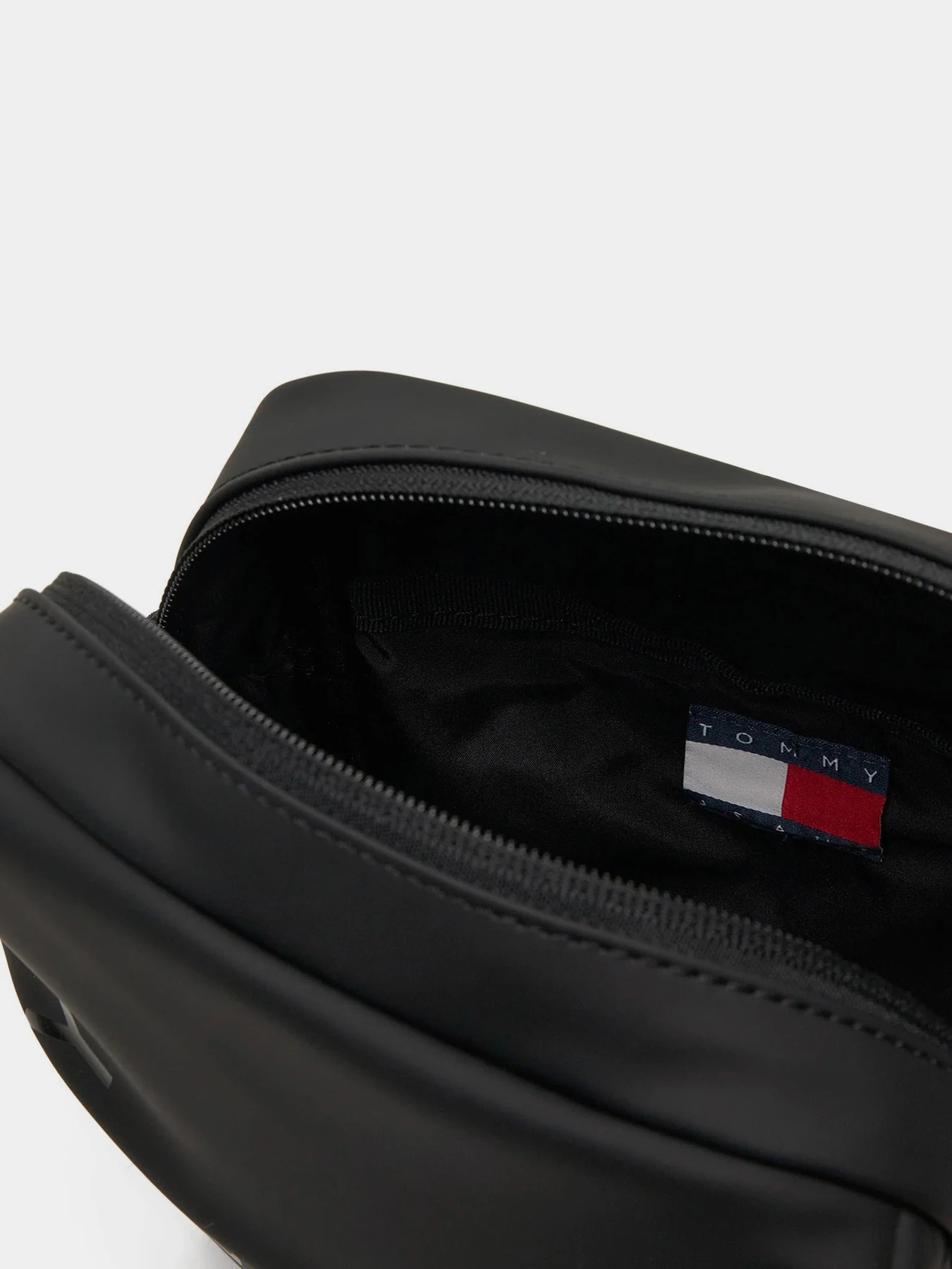 Сумки Tommy Hilfiger модель AM0AM12902-BDS Сумки Tommy Hilfiger модель AM0AM12902-BDS Фото