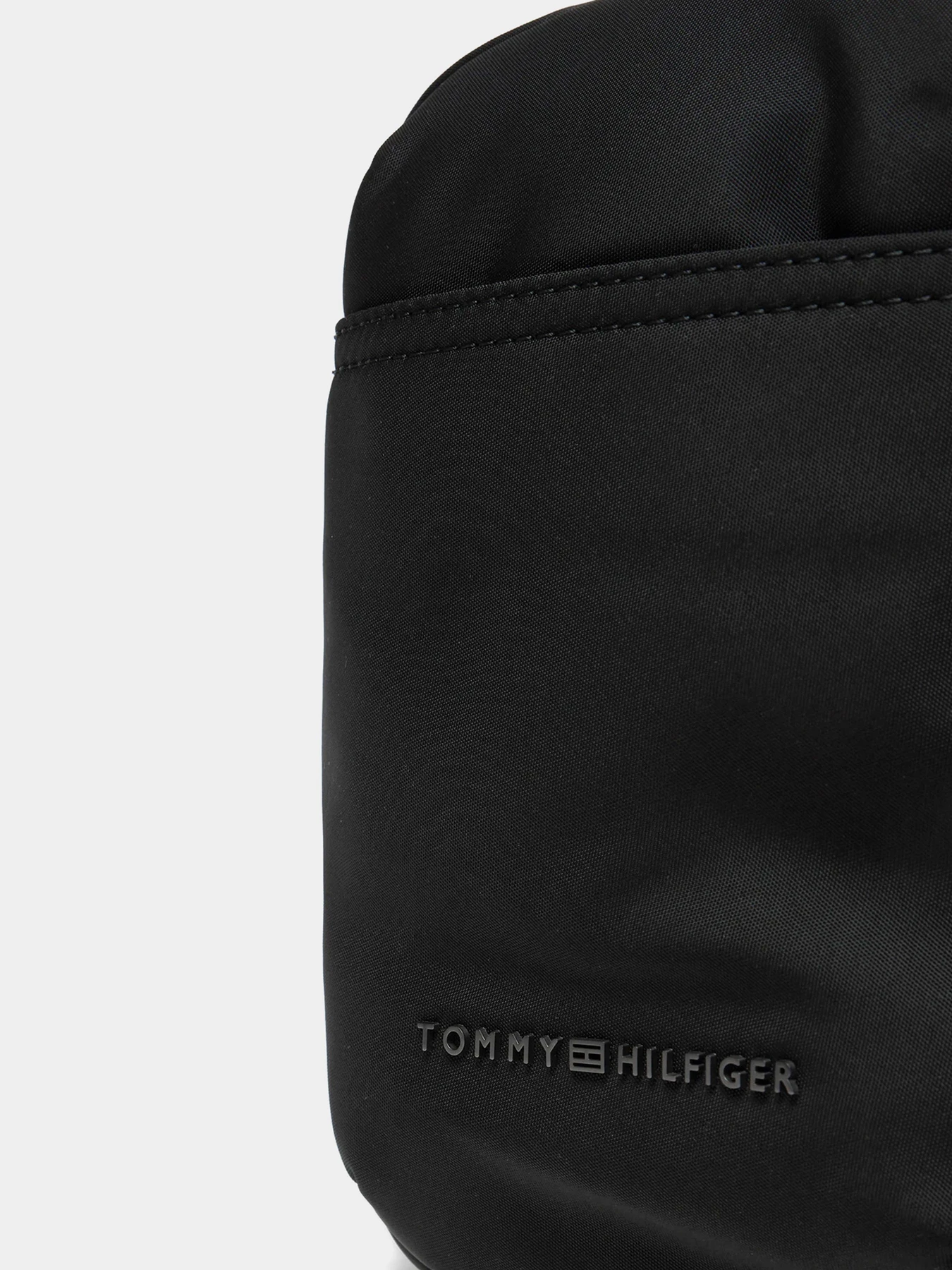 Сумки Tommy Hilfiger модель AM0AM13111-BDS Сумки Tommy Hilfiger модель AM0AM13111-BDS Фото