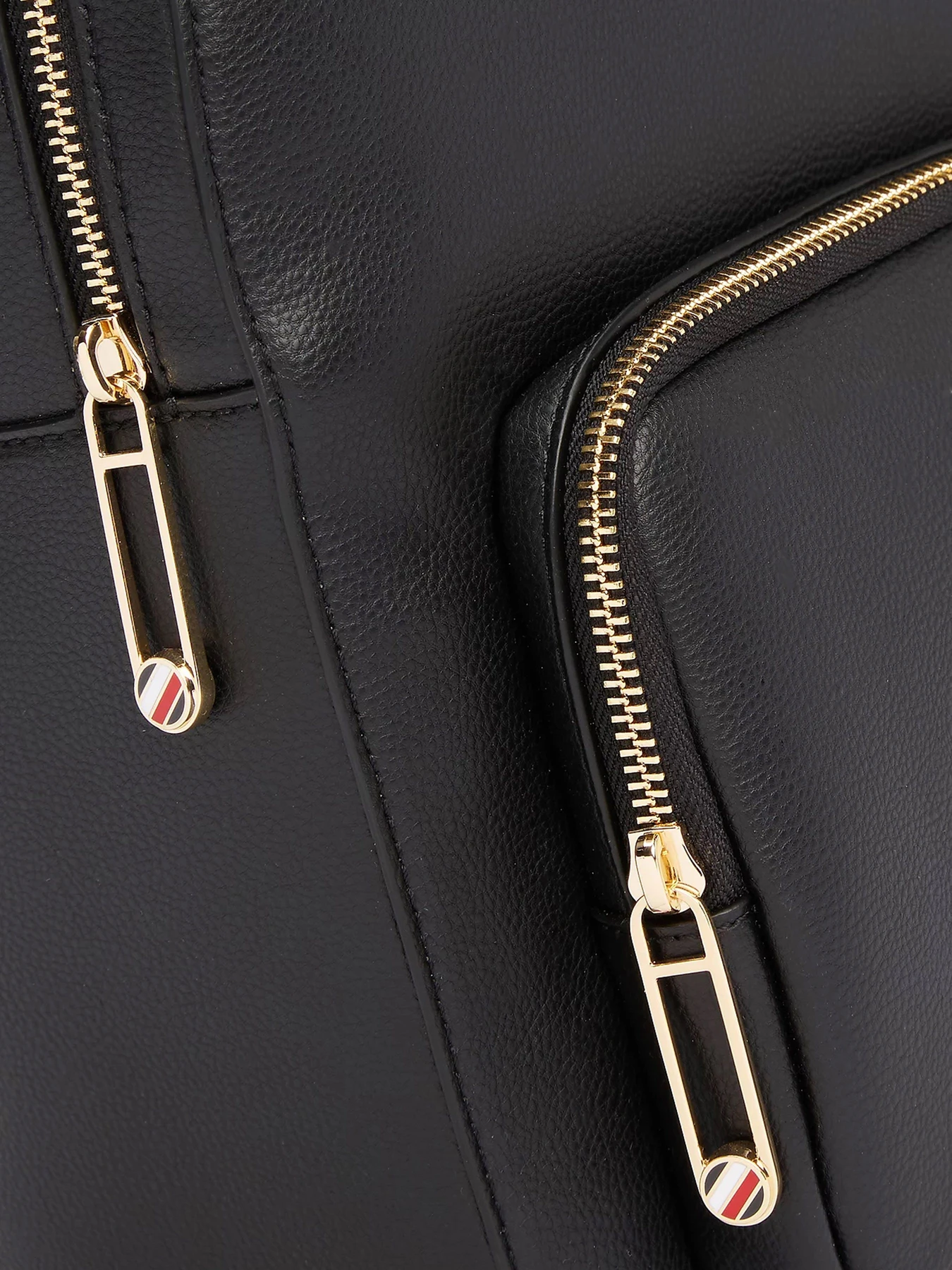 Рюкзаки Tommy Hilfiger модель AW0AW16915-BDS Рюкзаки Tommy Hilfiger модель AW0AW16915-BDS Фото