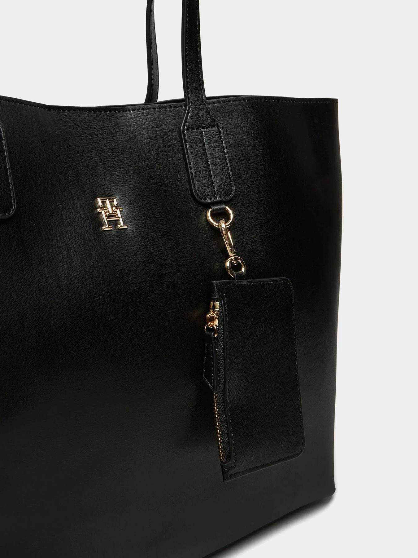 Сумки Tommy Hilfiger модель AW0AW16904-BDS Сумки Tommy Hilfiger модель AW0AW16904-BDS Фото