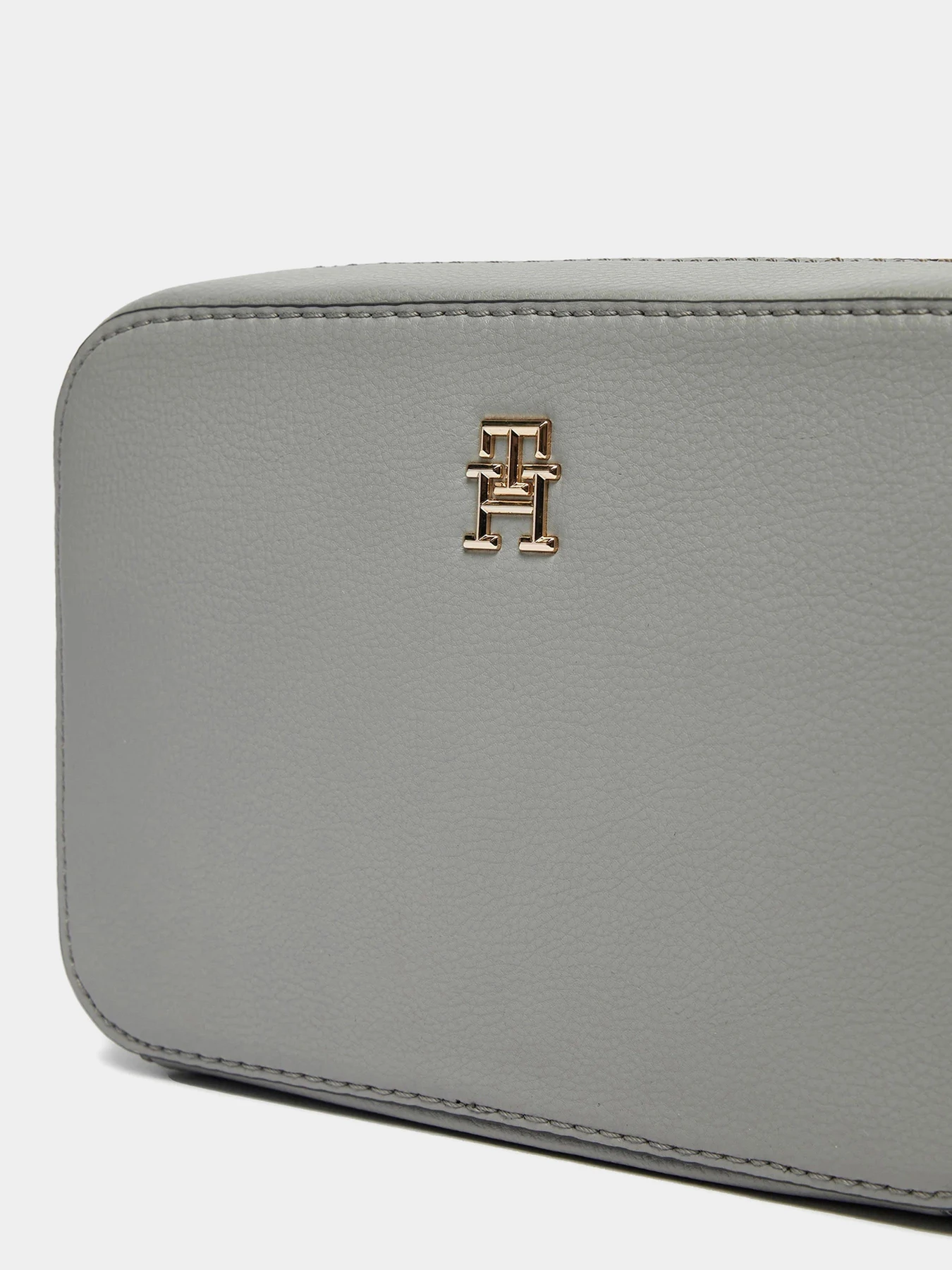 Сумки Tommy Hilfiger модель AW0AW16906-PRY Сумки Tommy Hilfiger модель AW0AW16906-PRY Фото