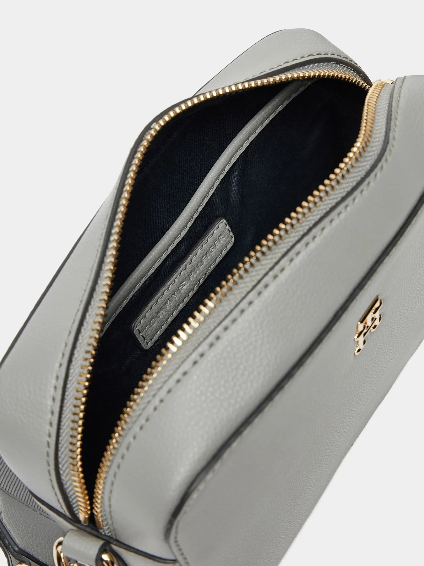 Сумки Tommy Hilfiger модель AW0AW16906-PRY Сумки Tommy Hilfiger модель AW0AW16906-PRY Фото