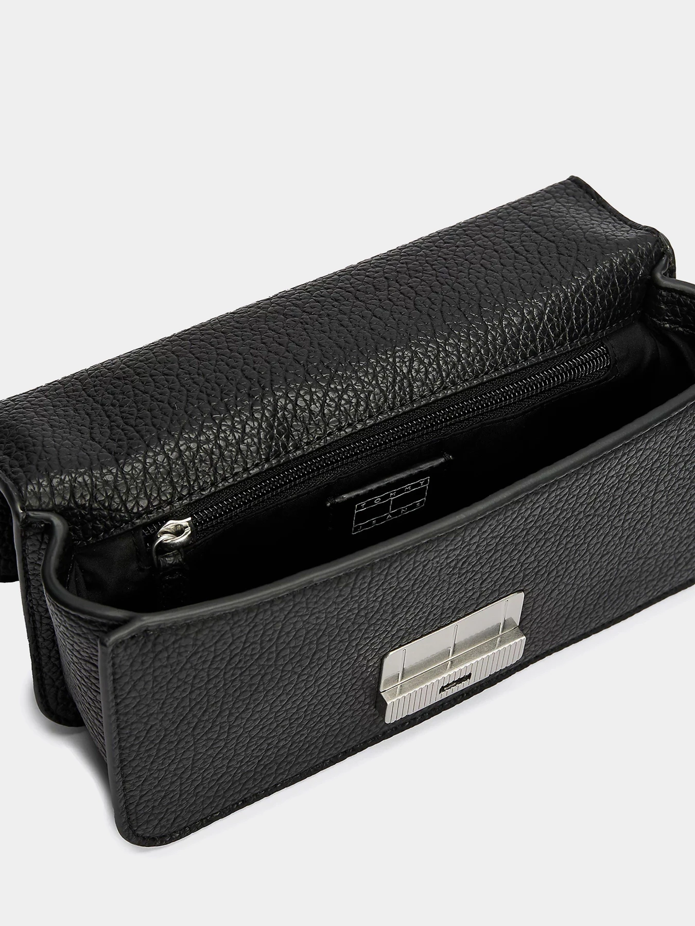 Сумки Tommy Hilfiger модель AW0AW16982-BDS Сумки Tommy Hilfiger модель AW0AW16982-BDS Фото