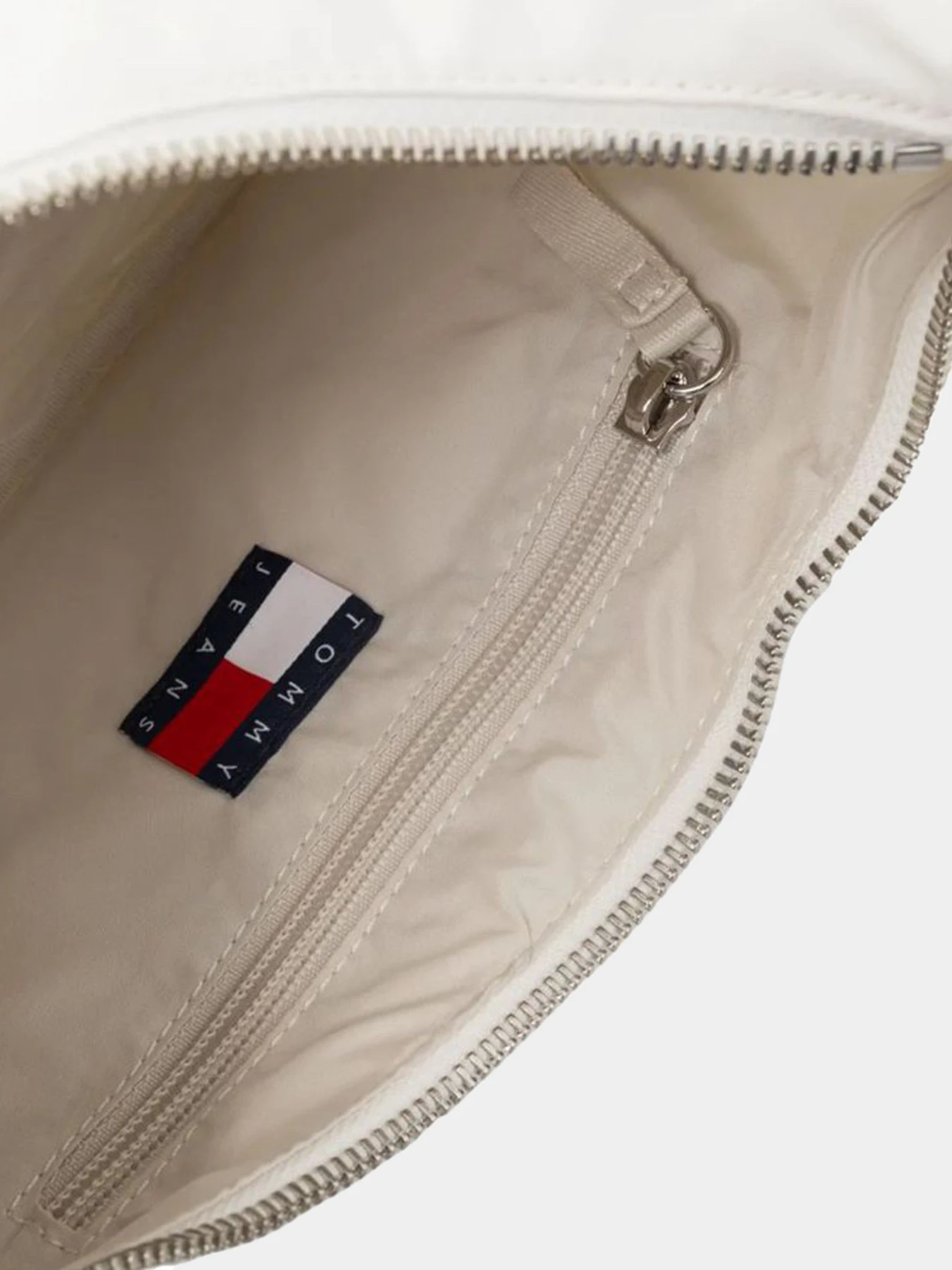 Сумки Tommy Hilfiger модель AW0AW16983-YBL Сумки Tommy Hilfiger модель AW0AW16983-YBL Фото