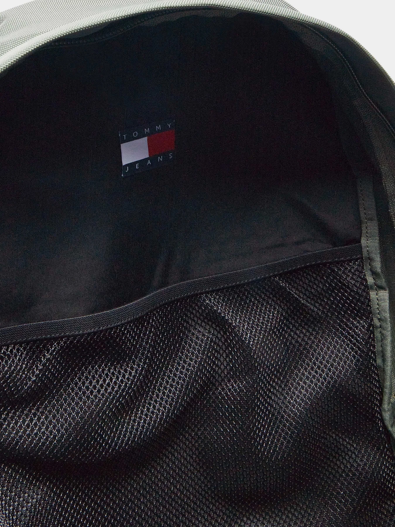 Рюкзаки Tommy Hilfiger модель AM0AM13356-MRH Рюкзаки Tommy Hilfiger модель AM0AM13356-MRH Фото