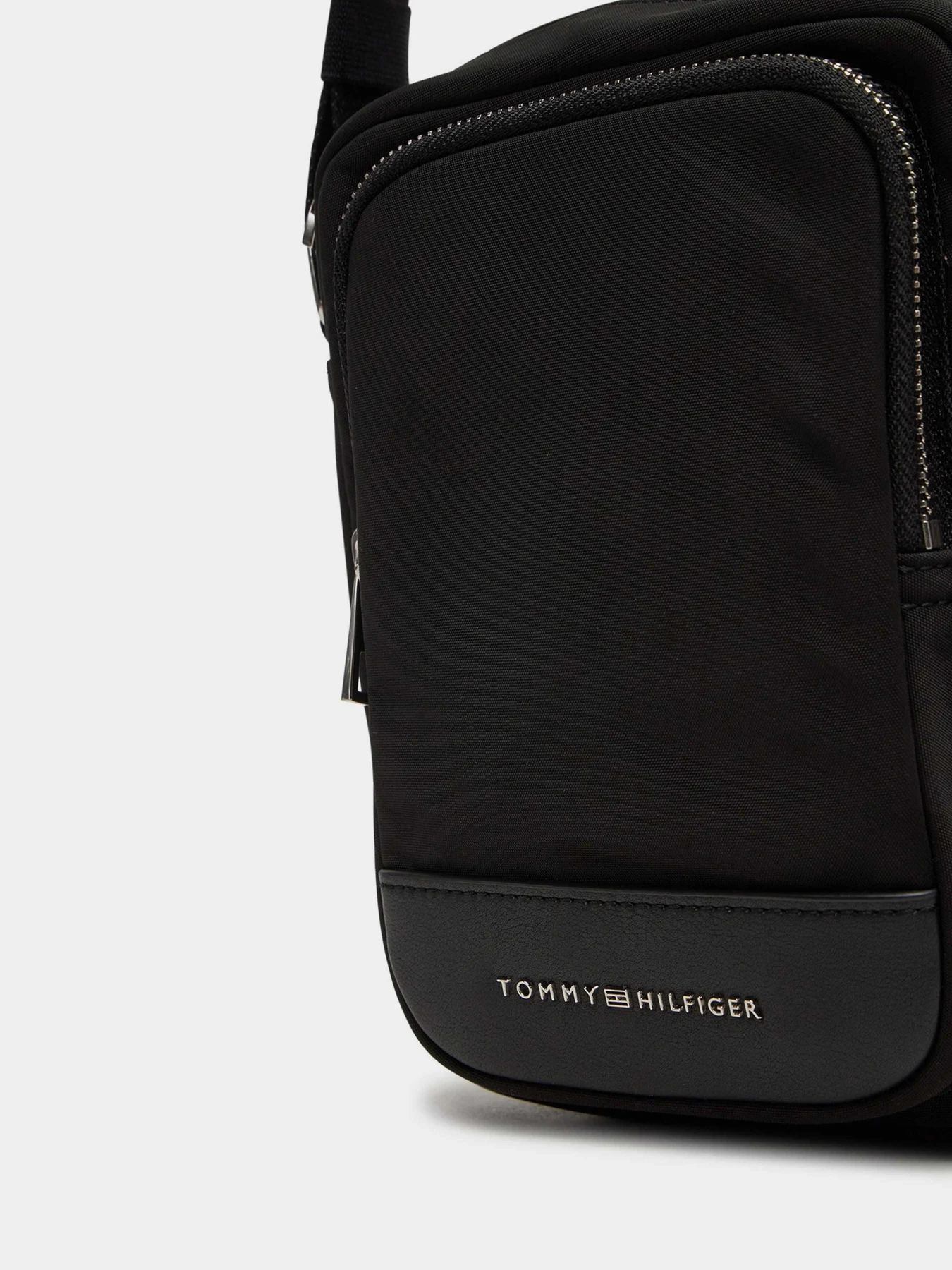 Сумки Tommy Hilfiger модель AM0AM13190-BDS Сумки Tommy Hilfiger модель AM0AM13190-BDS Фото