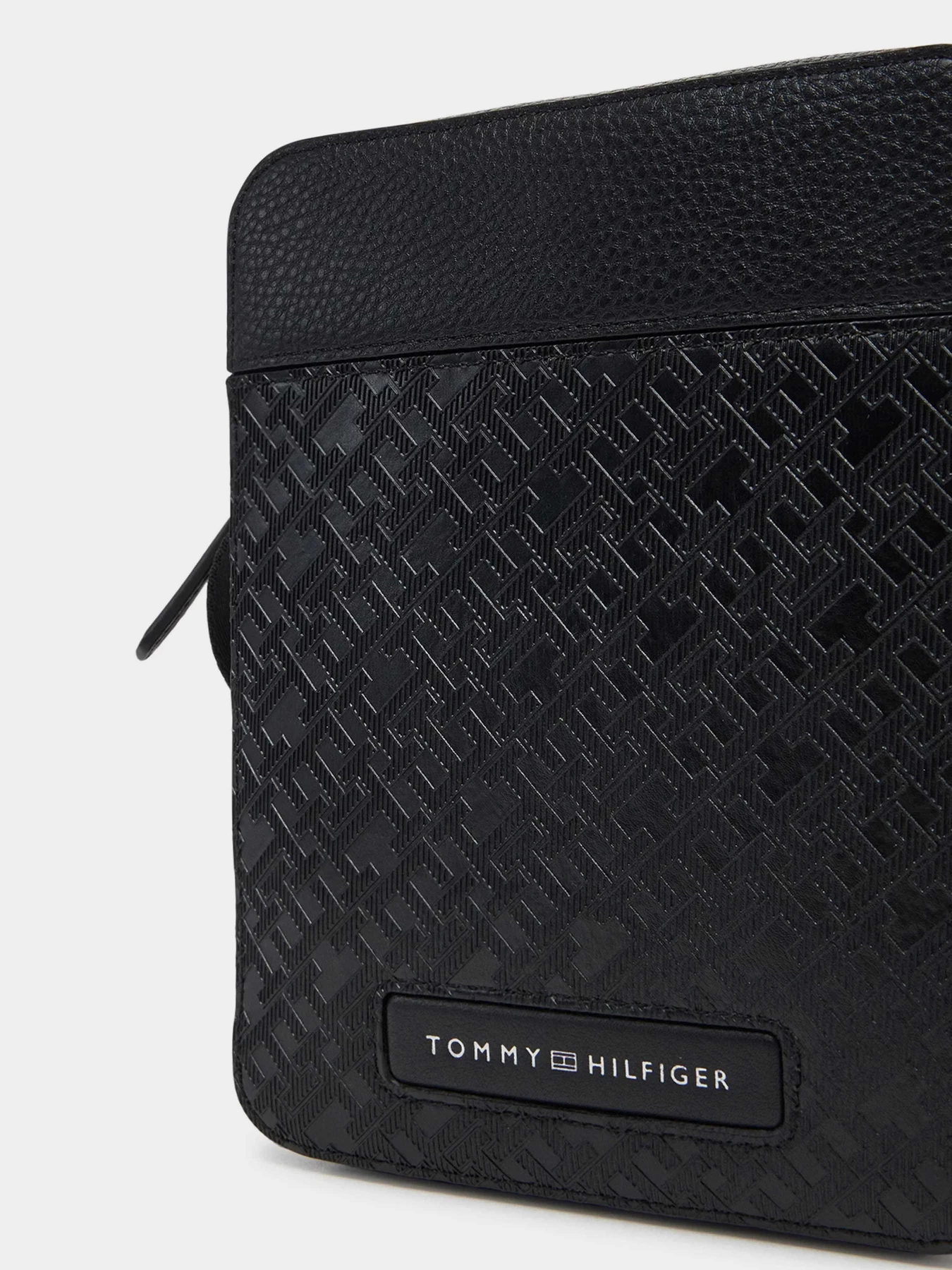 Сумки Tommy Hilfiger модель AM0AM13210-BDS Сумки Tommy Hilfiger модель AM0AM13210-BDS Фото