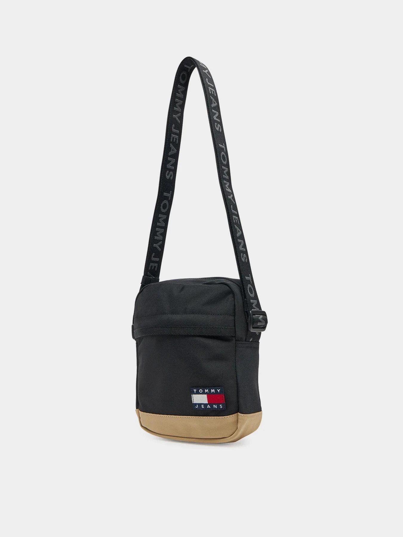 Сумки Tommy Hilfiger модель AM0AM13265-BDS Сумки Tommy Hilfiger модель AM0AM13265-BDS Фото