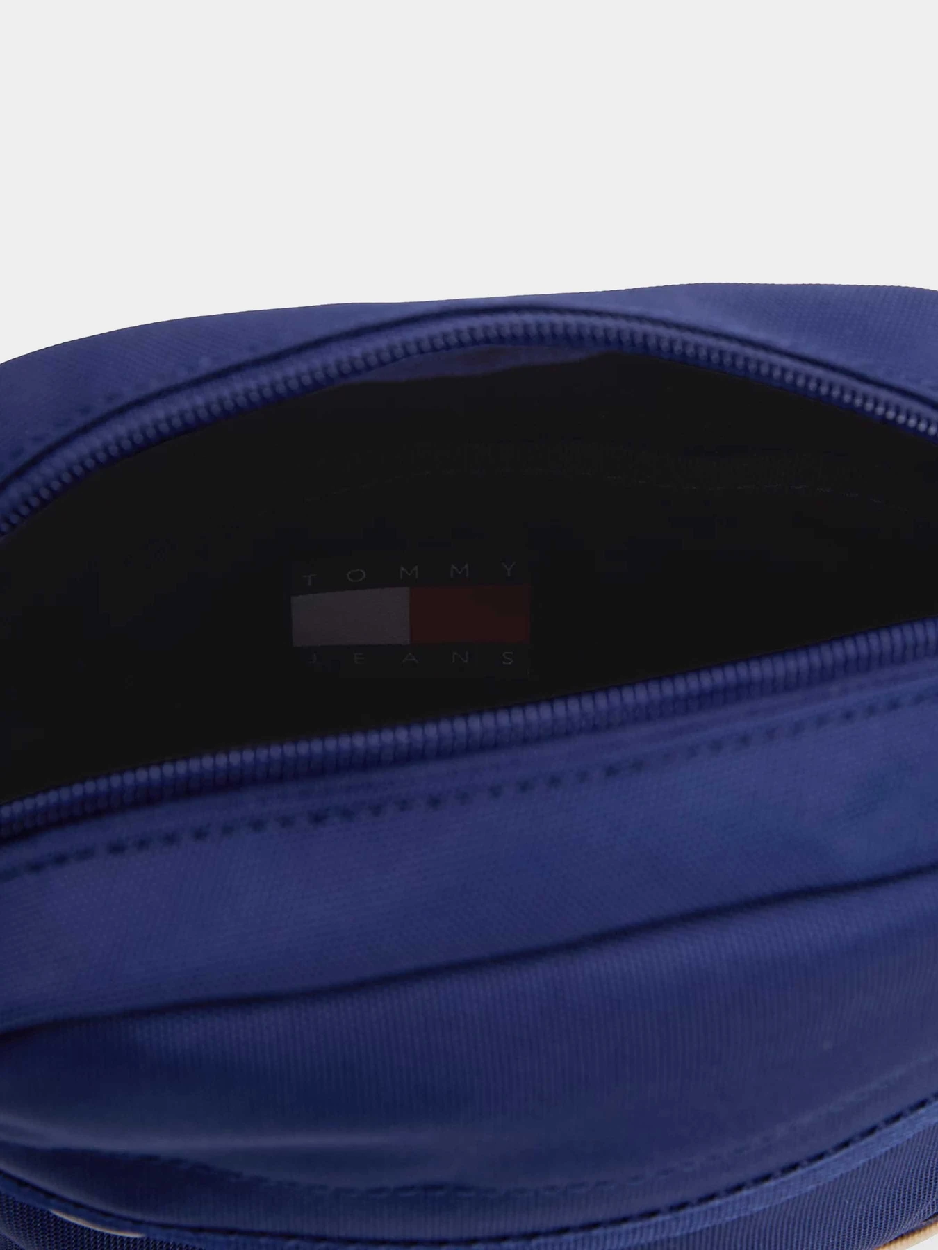 Сумки Tommy Hilfiger модель AM0AM13265-C67 Сумки Tommy Hilfiger модель AM0AM13265-C67 Фото
