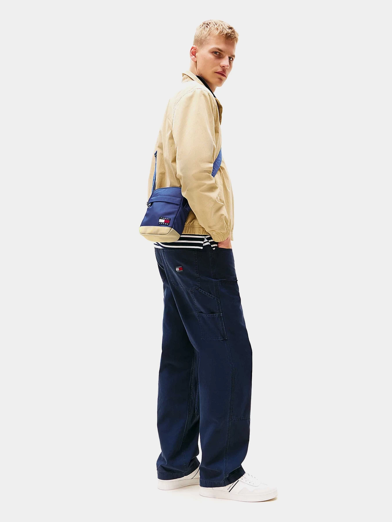 Сумки Tommy Hilfiger модель AM0AM13265-C67 Сумки Tommy Hilfiger модель AM0AM13265-C67 Фото