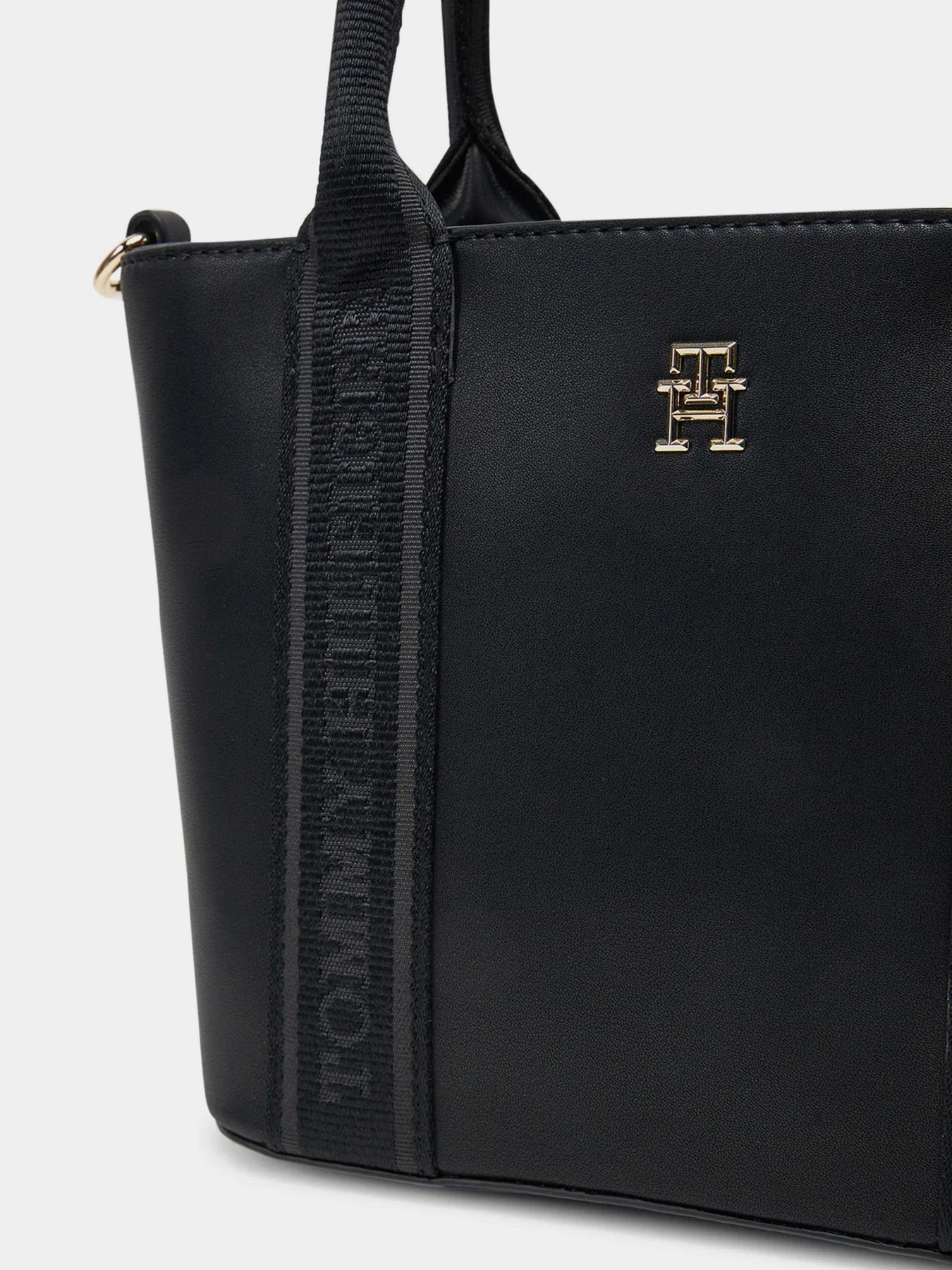 Сумки Tommy Hilfiger модель AW0AW17201-BDS Сумки Tommy Hilfiger модель AW0AW17201-BDS Фото