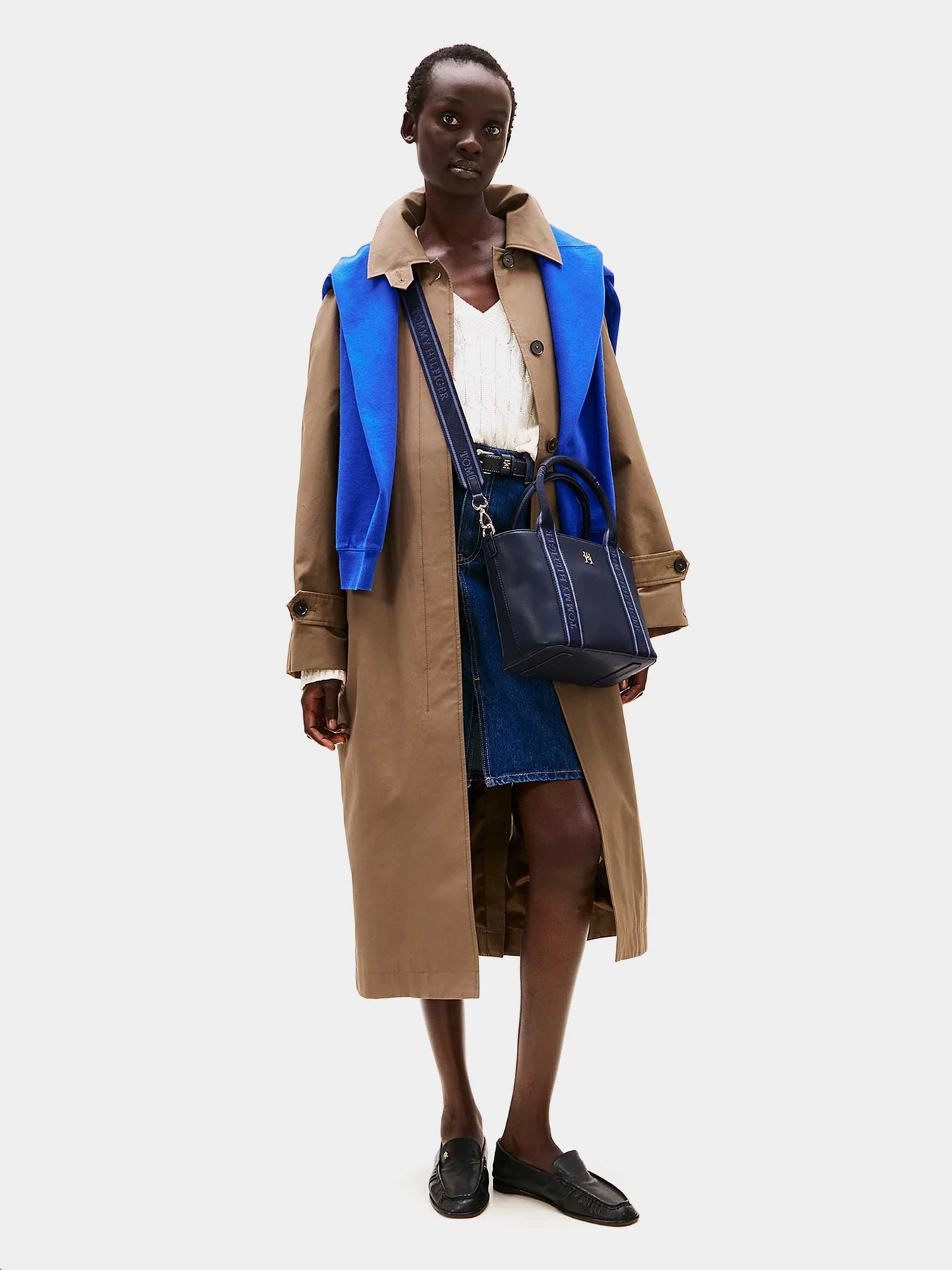 Сумки Tommy Hilfiger модель AW0AW17201-DW6 Сумки Tommy Hilfiger модель AW0AW17201-DW6 Фото