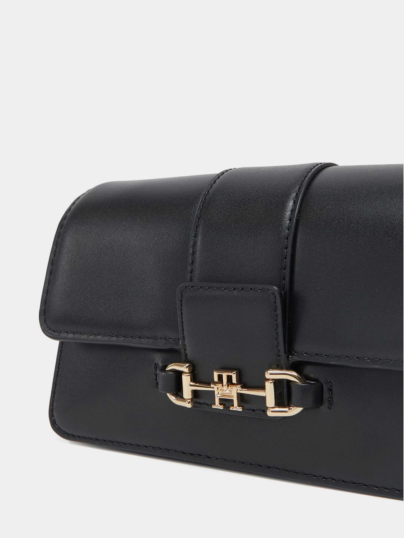 Сумки Tommy Hilfiger модель AW0AW17212-BDS Сумки Tommy Hilfiger модель AW0AW17212-BDS Фото