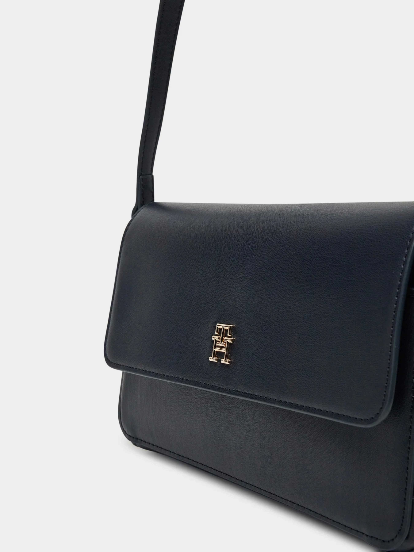 Сумки Tommy Hilfiger модель AW0AW17219-DW6 Сумки Tommy Hilfiger модель AW0AW17219-DW6 Фото