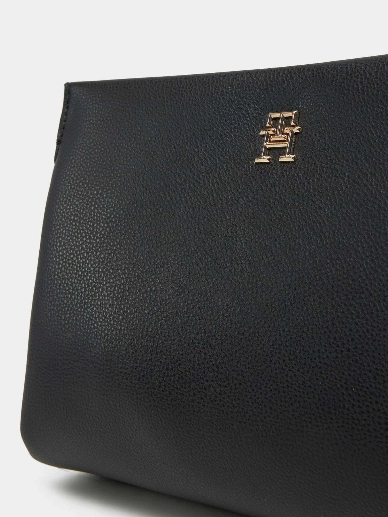 Сумки Tommy Hilfiger модель AW0AW17225-BDS Сумки Tommy Hilfiger модель AW0AW17225-BDS Фото