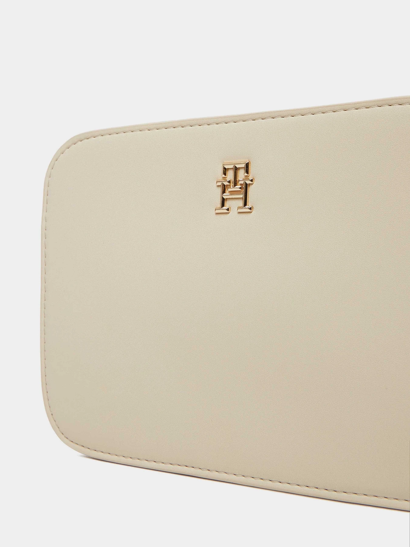 Сумки Tommy Hilfiger модель AW0AW17229-AA8 Сумки Tommy Hilfiger модель AW0AW17229-AA8 Фото