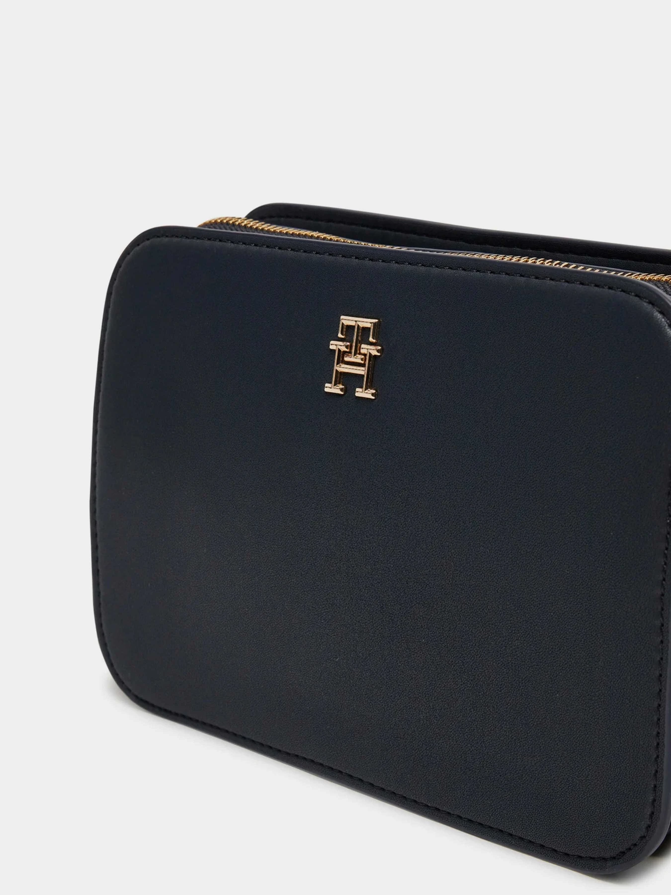 Сумки Tommy Hilfiger модель AW0AW17229-DW6 Сумки Tommy Hilfiger модель AW0AW17229-DW6 Фото