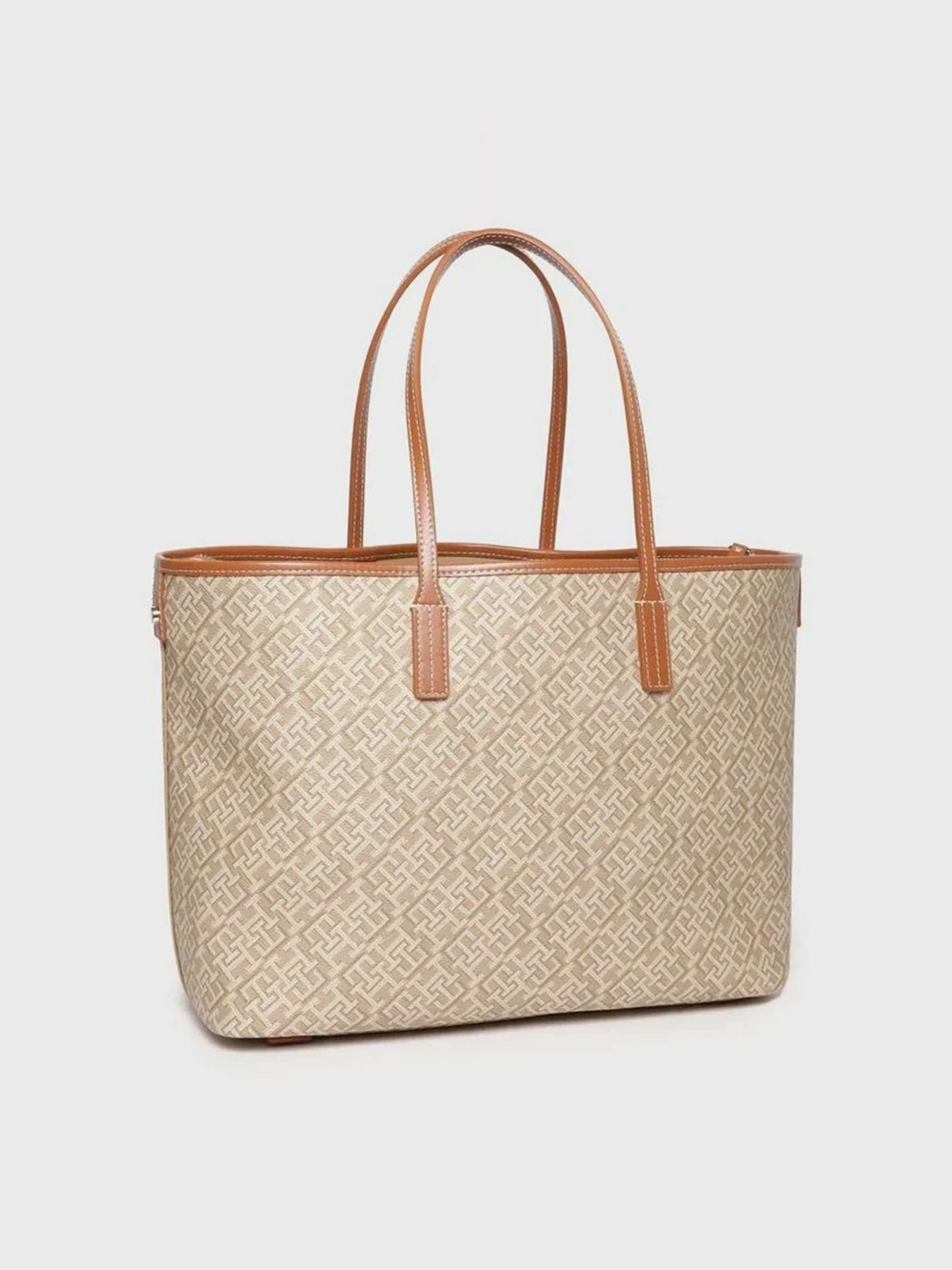 Сумки Tommy Hilfiger модель AW0AW17416-RBT Фото
