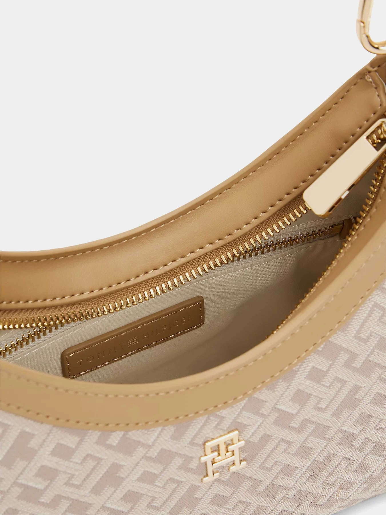 Сумки Tommy Hilfiger модель AW0AW17606-0I1 Фото