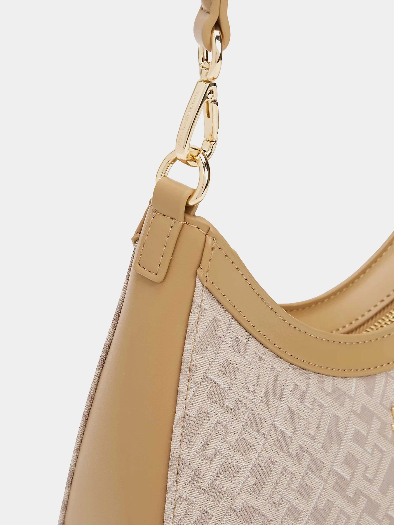 Сумки Tommy Hilfiger модель AW0AW17606-0I1 Фото